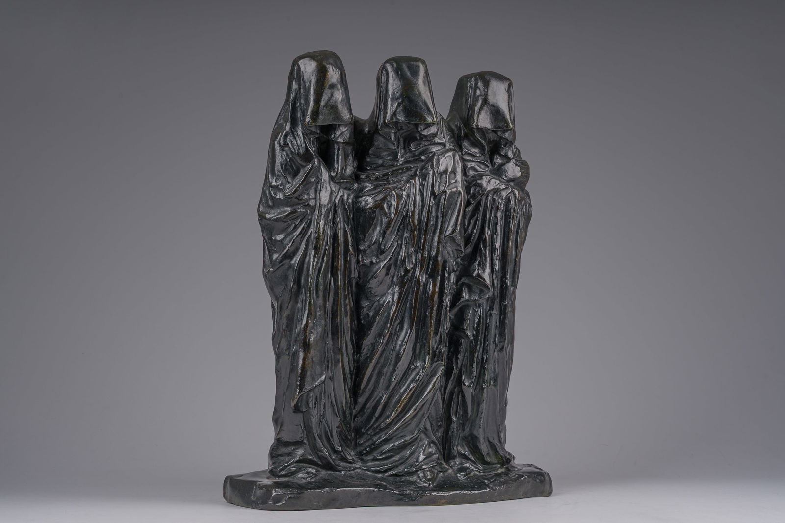 George Minne (1866-1941): Les Trois Saintes Femmes, black-brown patinated bronze, De Groeve foundry (1 of 8)
