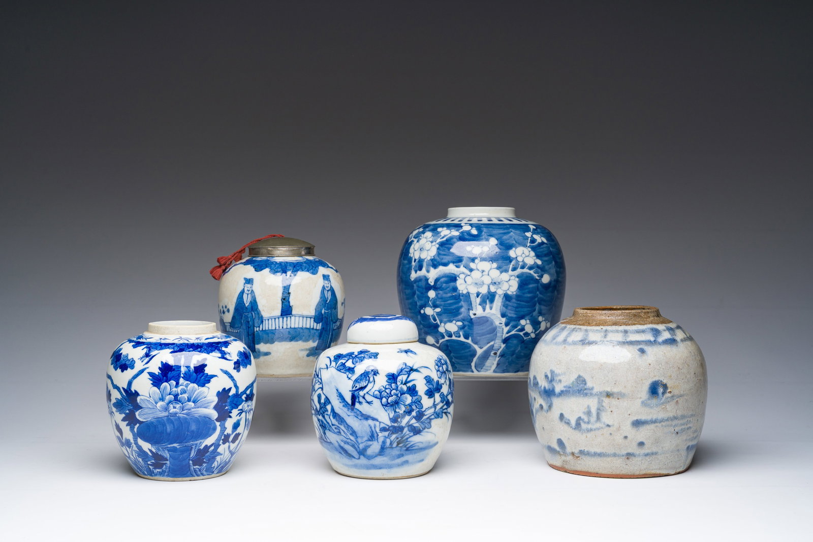 Five Chinese blue and white jars with figurative and floral design, 19th/20th C. (1 of 7)
