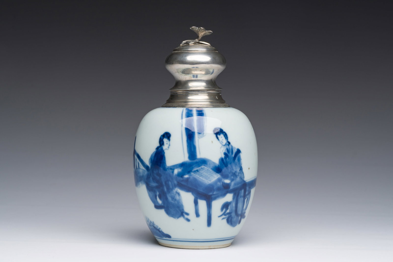 A Chinese blue and white tea caddy with Dutch silver mounts, Kangxi (1 of 10)