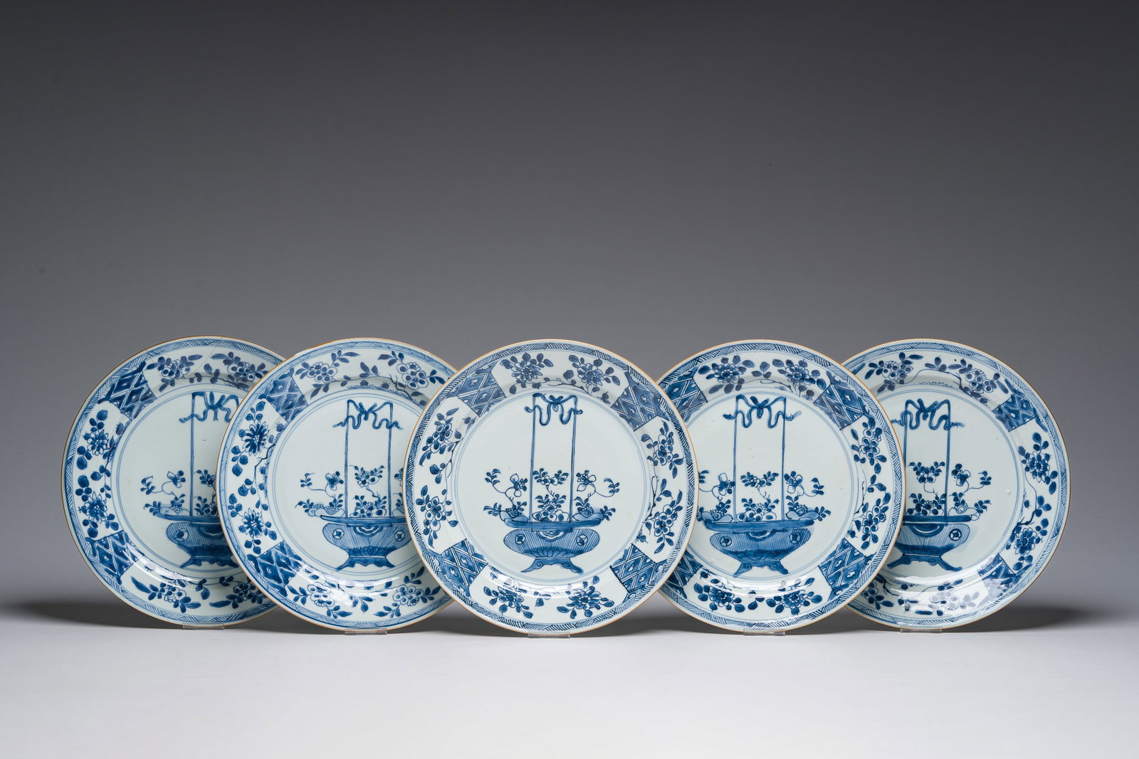Five Chinese blue and white dishes with a flower basket, Kangxi (1 of 5)