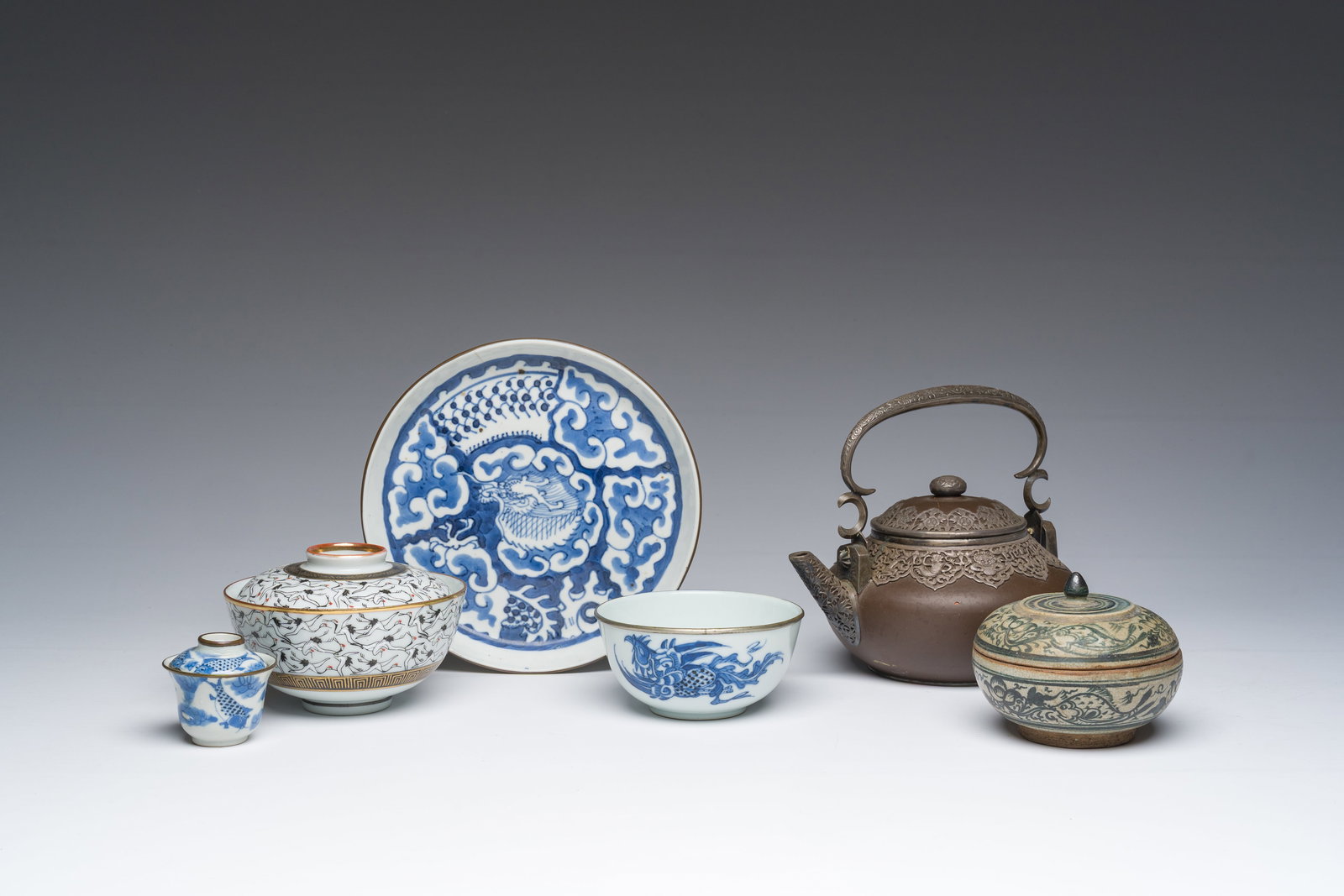 A varied collection of porcelain and stoneware, China, Vietnam and Thailand, 16th/20th C. (1 of 11)