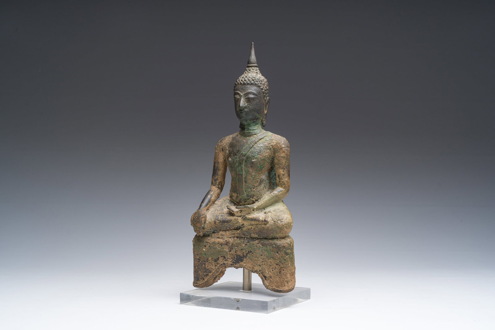 A bronze Buddha sculpture, probably Thailand, 15th C. (1 of 8)