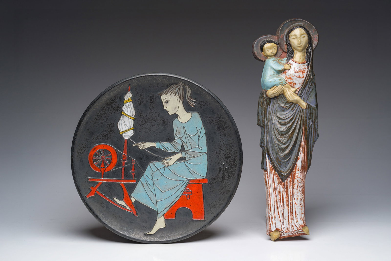 Joost Marechal (1911-1971) and Amfora: a dish with a woman at a spinning wheel and a wall applique (1 of 4)
