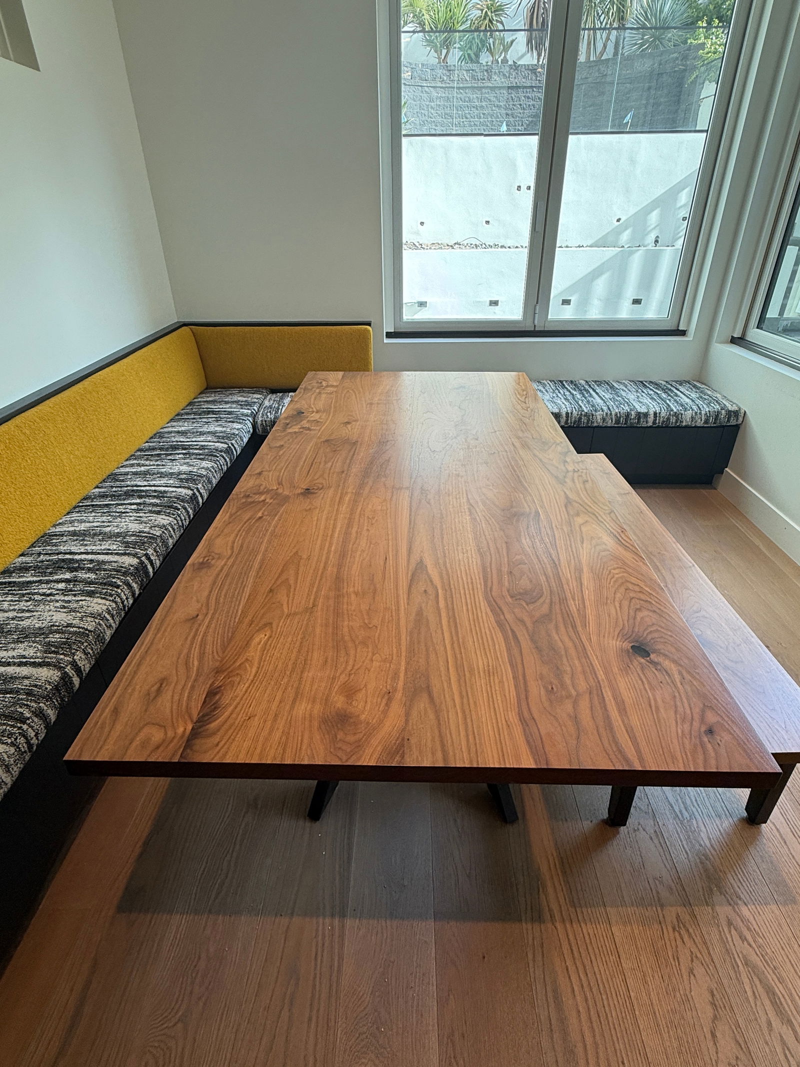 Solid Walnut Dining Table Set with Bench for 6 Modern Brown (1 of 4)