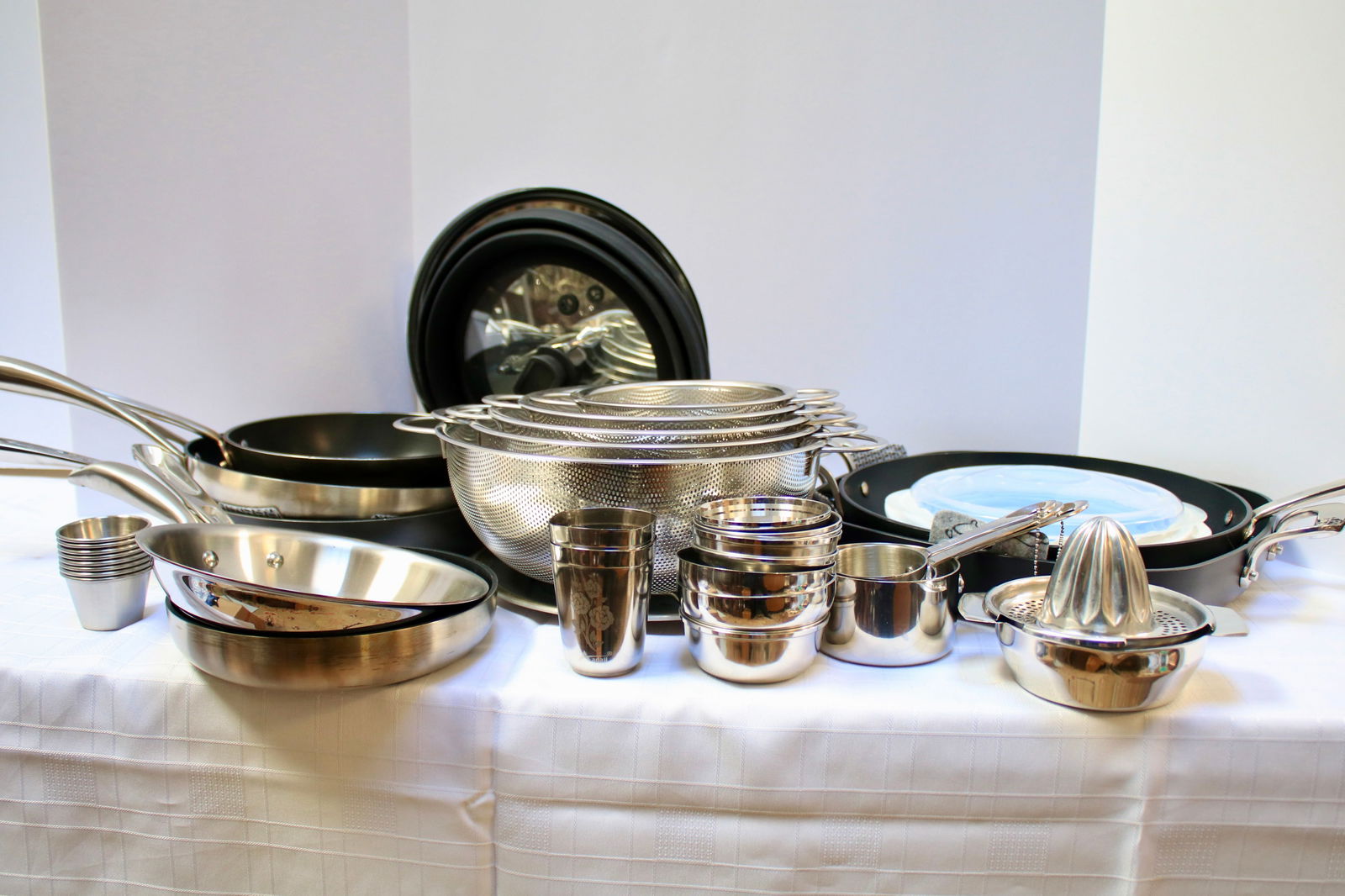 All-Clad Cookware Kitchen Set (1 of 2)