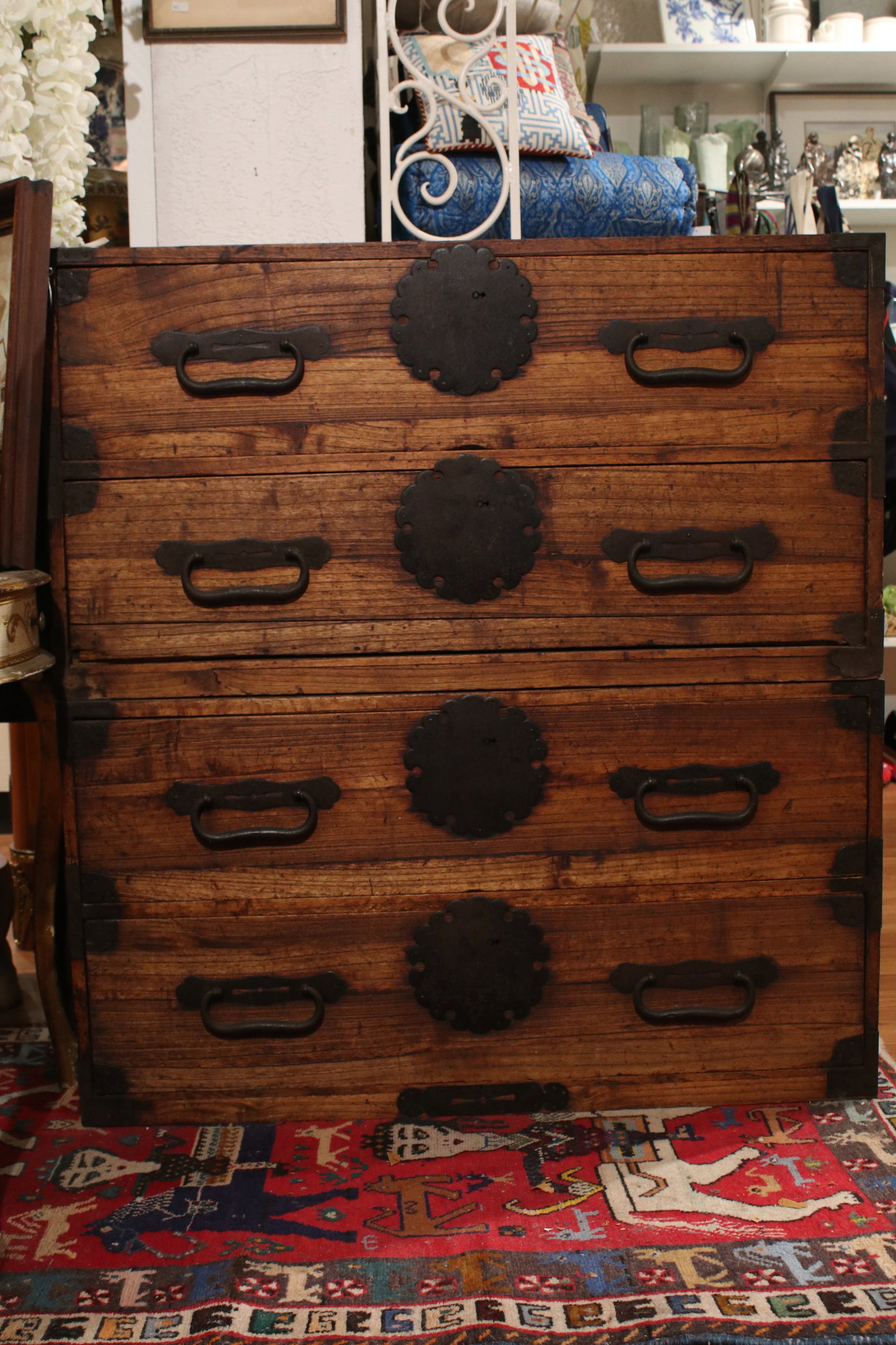Tansu: 37.5w x 16d x 40h
