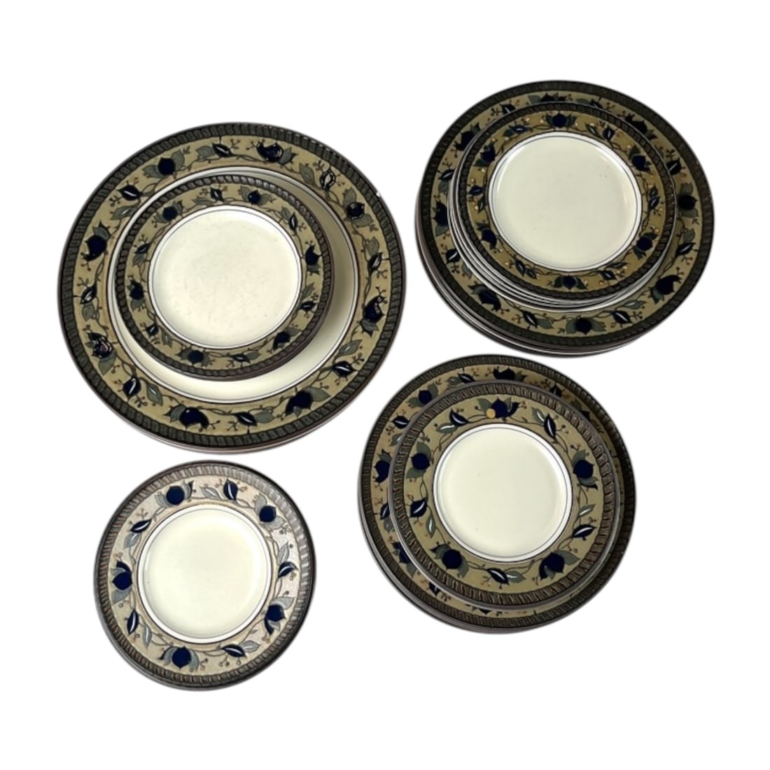 Mikasa Intaglio Arabella Dinnerware set (1 of 5)