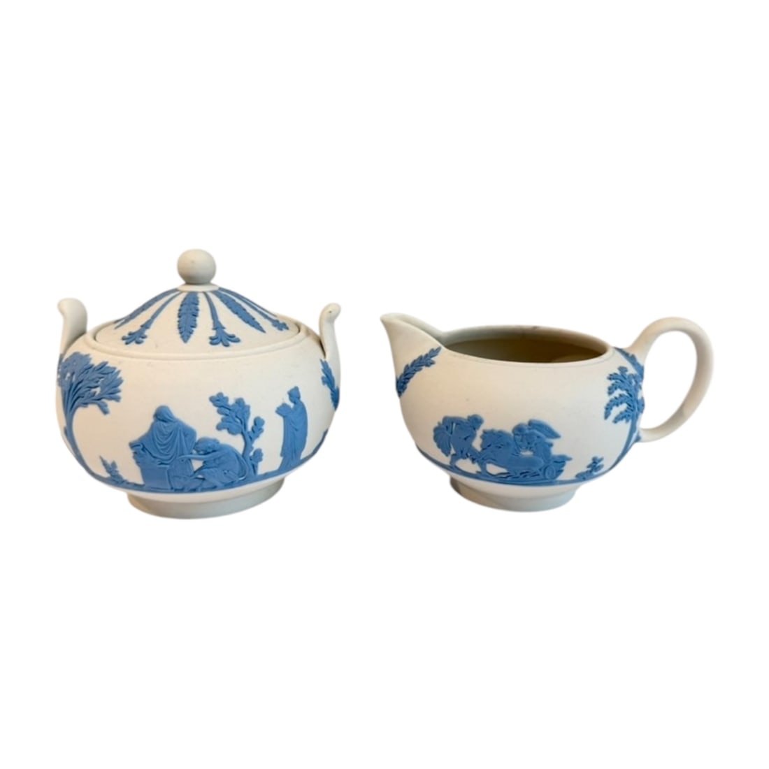 Wedgwood Queensware Lavender Blue on Cream Sugar Bowl & Creamer Set: Classic Wedgwood Queensware sugar bowl with lid and matching creamer in the elegant Lavender Blue on Cream colorway. Crafted in England, this charming two-piece set features Wedgwood's iconic neoclass
