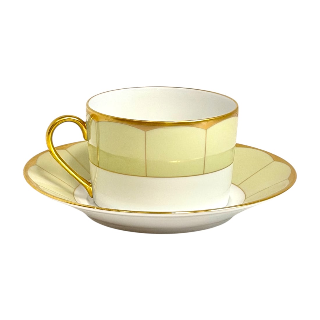 Haviland Limoges Barbara Barry Illusion Mint Green Teacup Saucer Set France Gilt: Fine porcelain teacup and matching saucer set manufactured by the world-famous French porcelain house Haviland Limoges.This sophisticated set is part of the timeless "Illusion" collection, created in 
