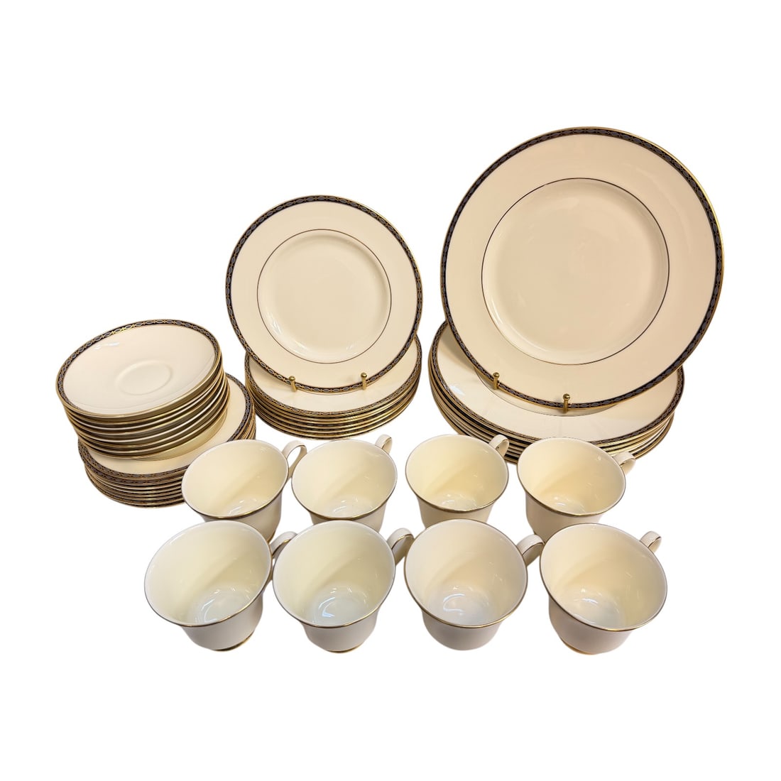 Minton St James Bone China Set Cups Saucers Dinner Salad Plates: A magnificent partial dinnerware service manufactured by the highly prestigious English porcelain firm Minton in their celebrated, neoclassical "St. James" pattern.Produced between 1971 and 1998, this