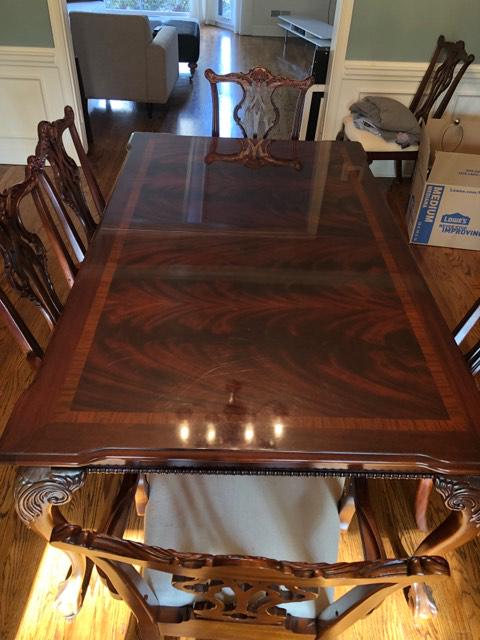 BEAUTIFUL DINING ROOM TABLE & CHAIRS: BEAUTIFUL DINING ROOM TABLE AND CHAIRS