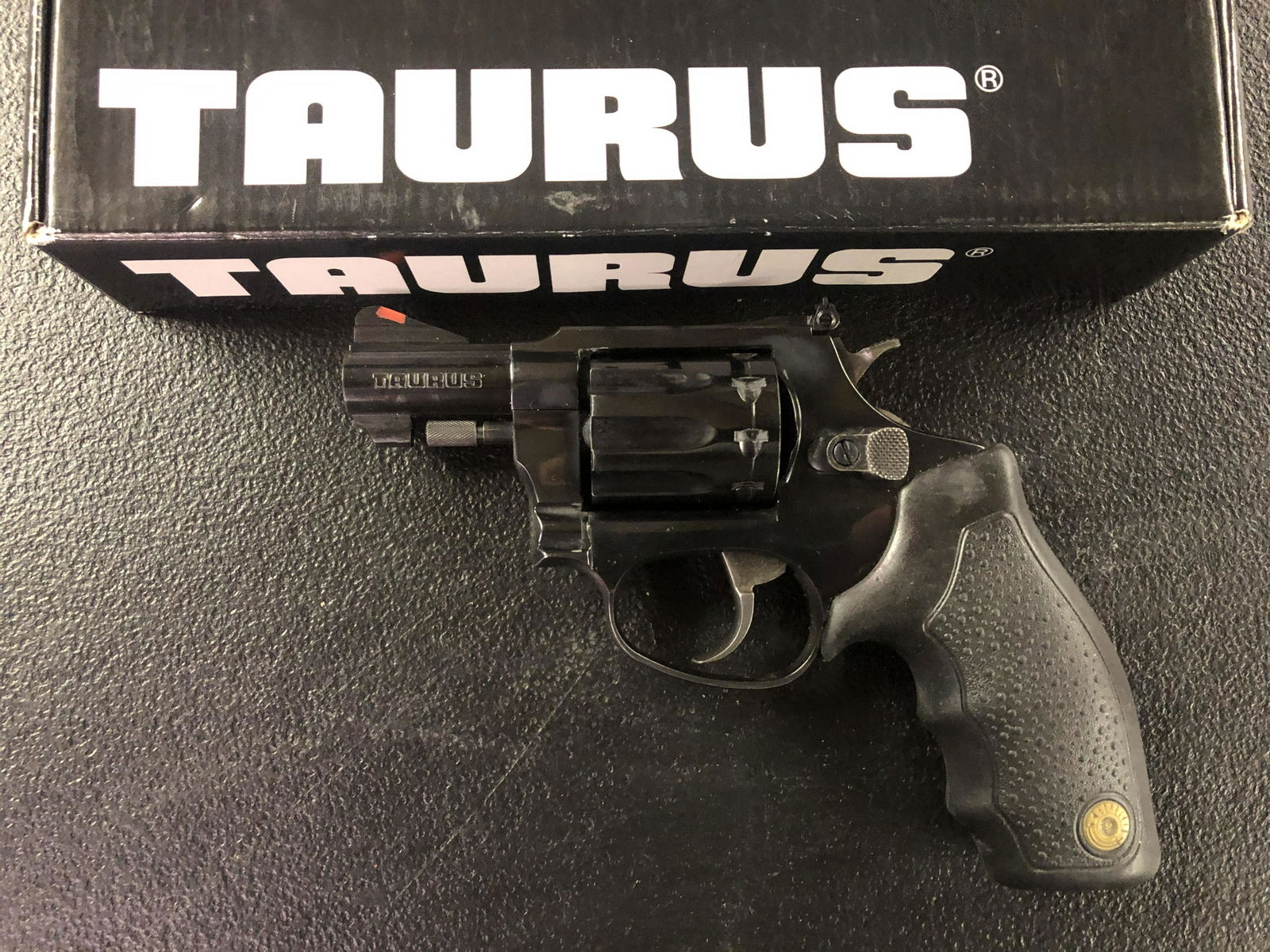 TAURUS (174594) .22: TAURUS (174594) .22 S/N: UH30533