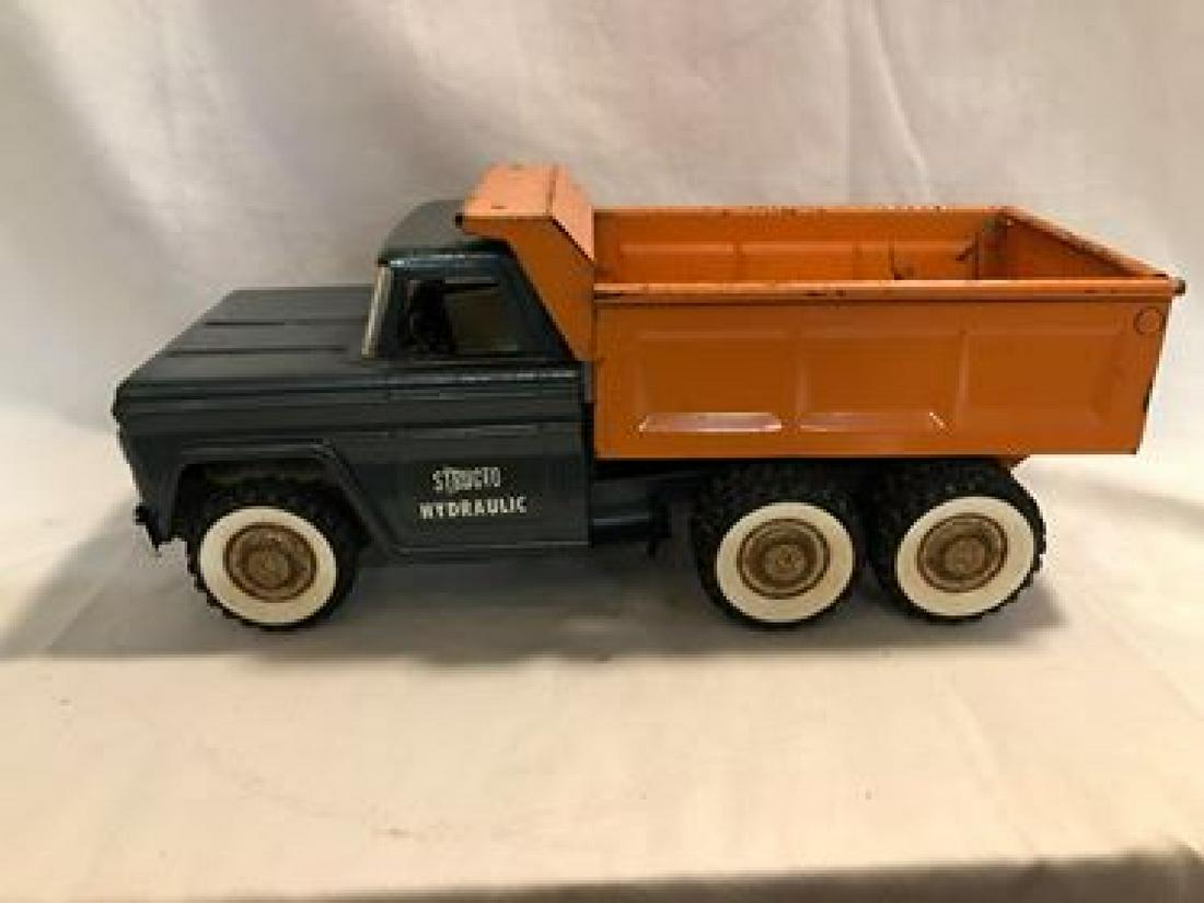 Structo Hydraulic Dump Truck 1960's (1 of 3)