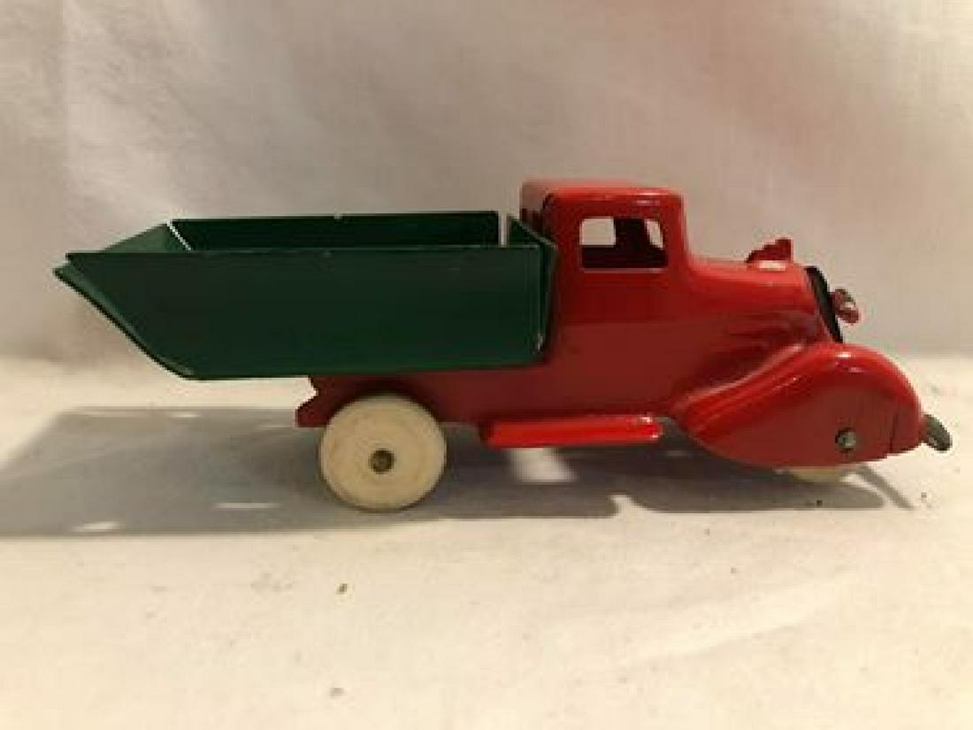 Wyandotte Dump Truck 1930's 6 Inches Long (1 of 3)