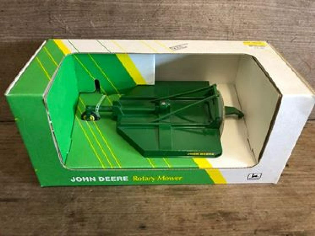 John Deere Rotary Mower 1/16 Scale: John Deere Rotary Mower 1/16 Scale