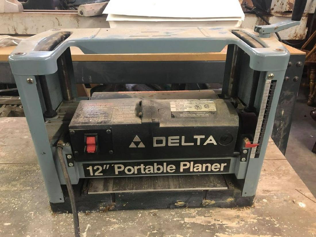 Delta 12" Portable Planer: Delta 12" Portable Planer
