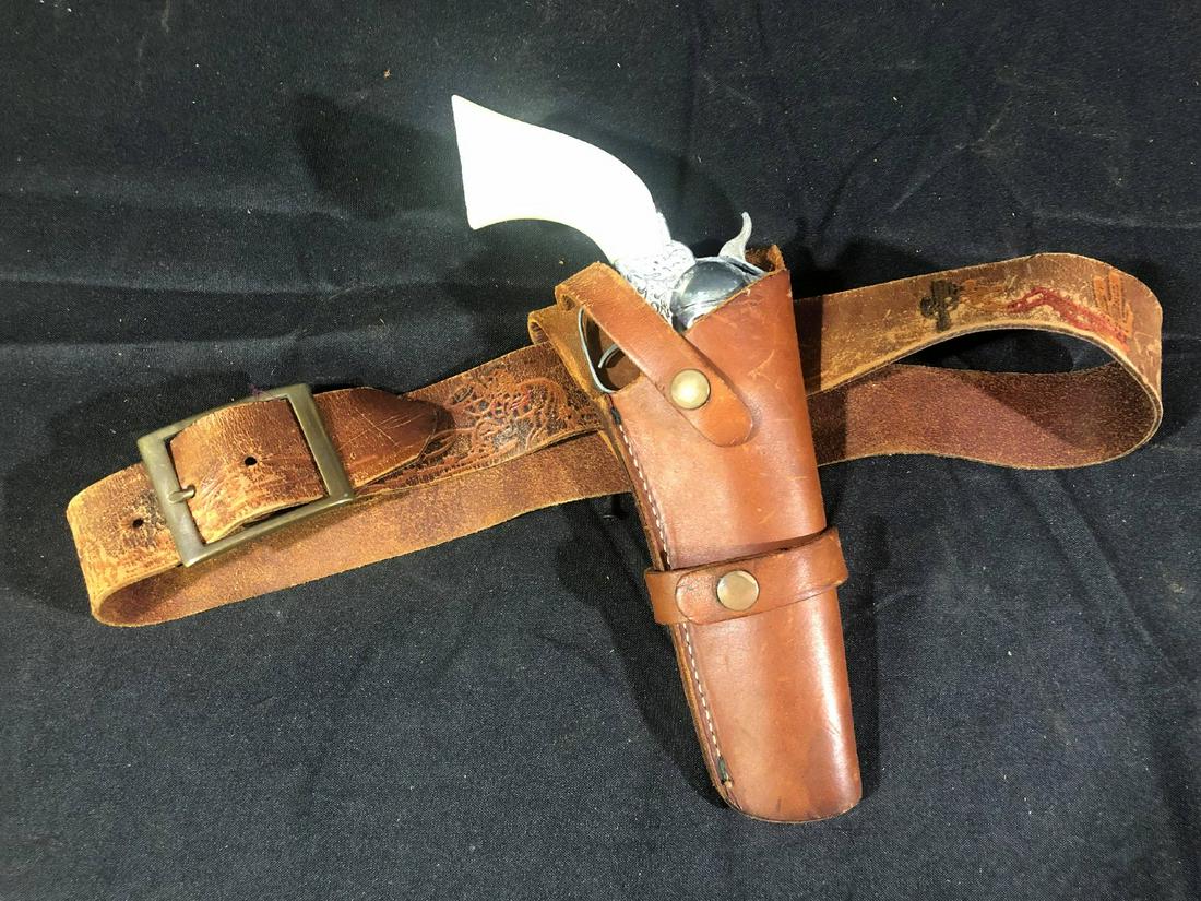 Leather Holster With Cap Gun: Leather Holster With Cap Gun