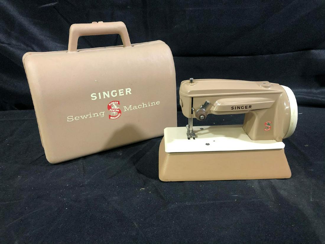 Singer Sewing Machine: Singer Sewing Machine