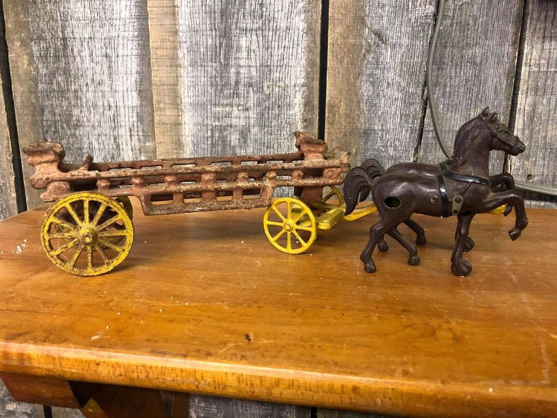 Cast Iron Horse Pulled Wagon: Cast Iron Horse Pulled Wagon