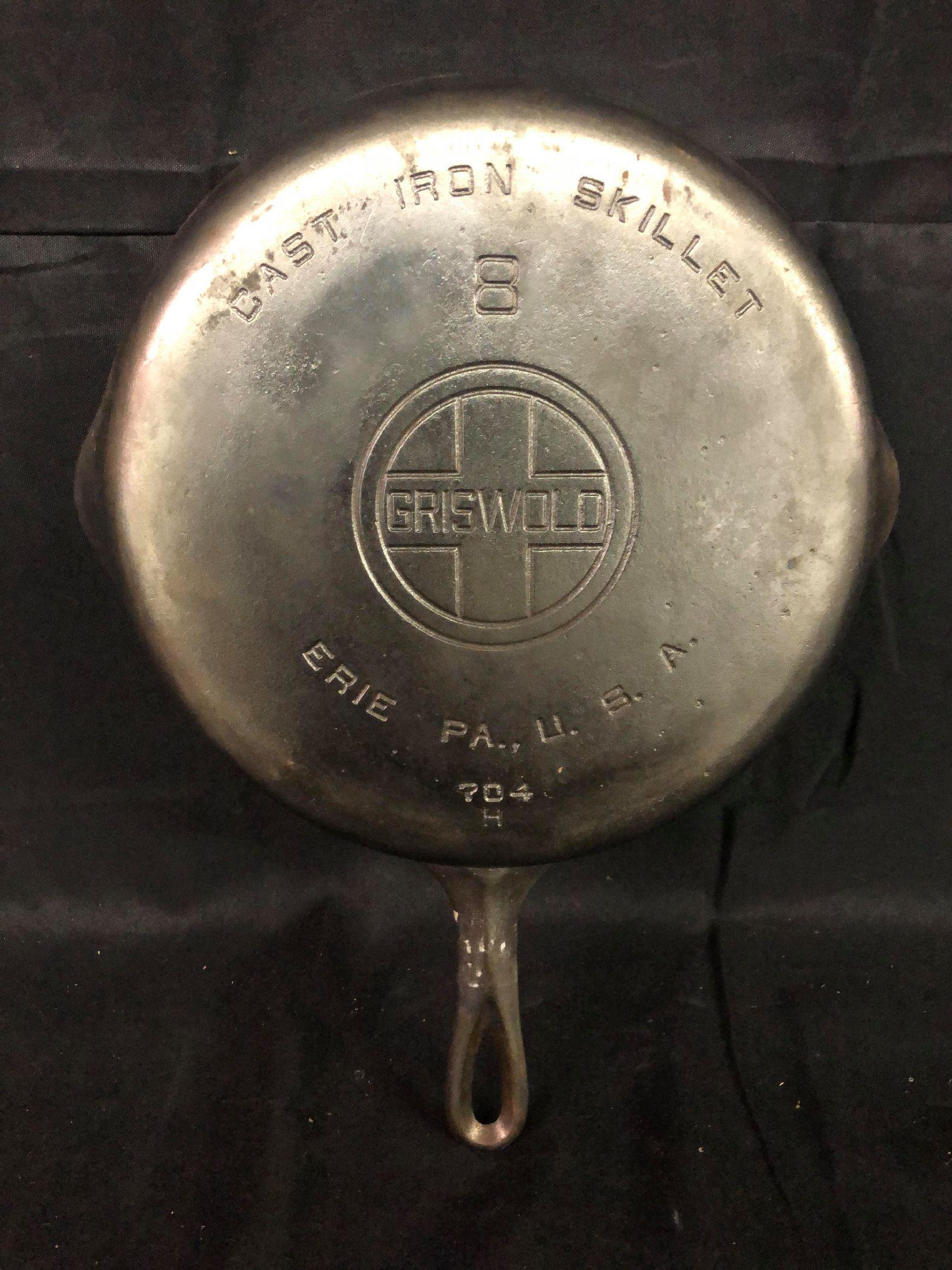 No. 8 Griswold Cast Iron Skillet 704H: No. 8 Griswold Cast Iron Skillet 704H