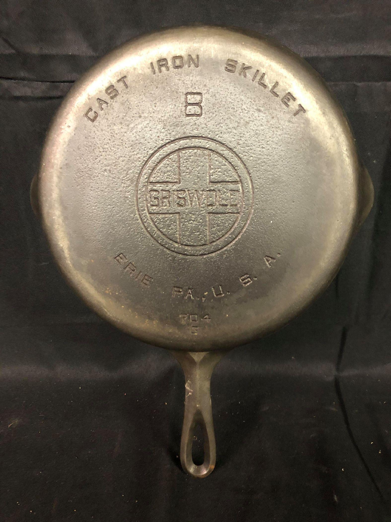 No. 8 Griswold Cast Iron Skillet 704G: No. 8 Griswold Cast Iron Skillet 704G