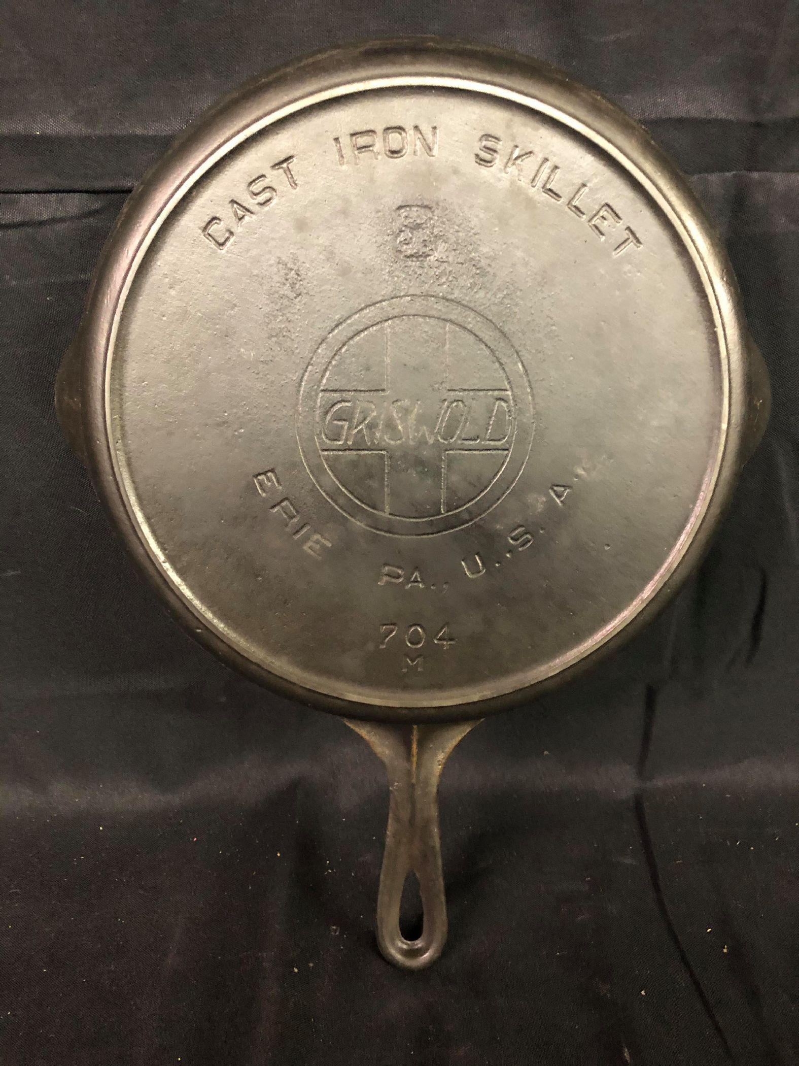 No. 8 Griswold Cast Iron Skillet 704M: No. 8 Griswold Cast Iron Skillet 704M