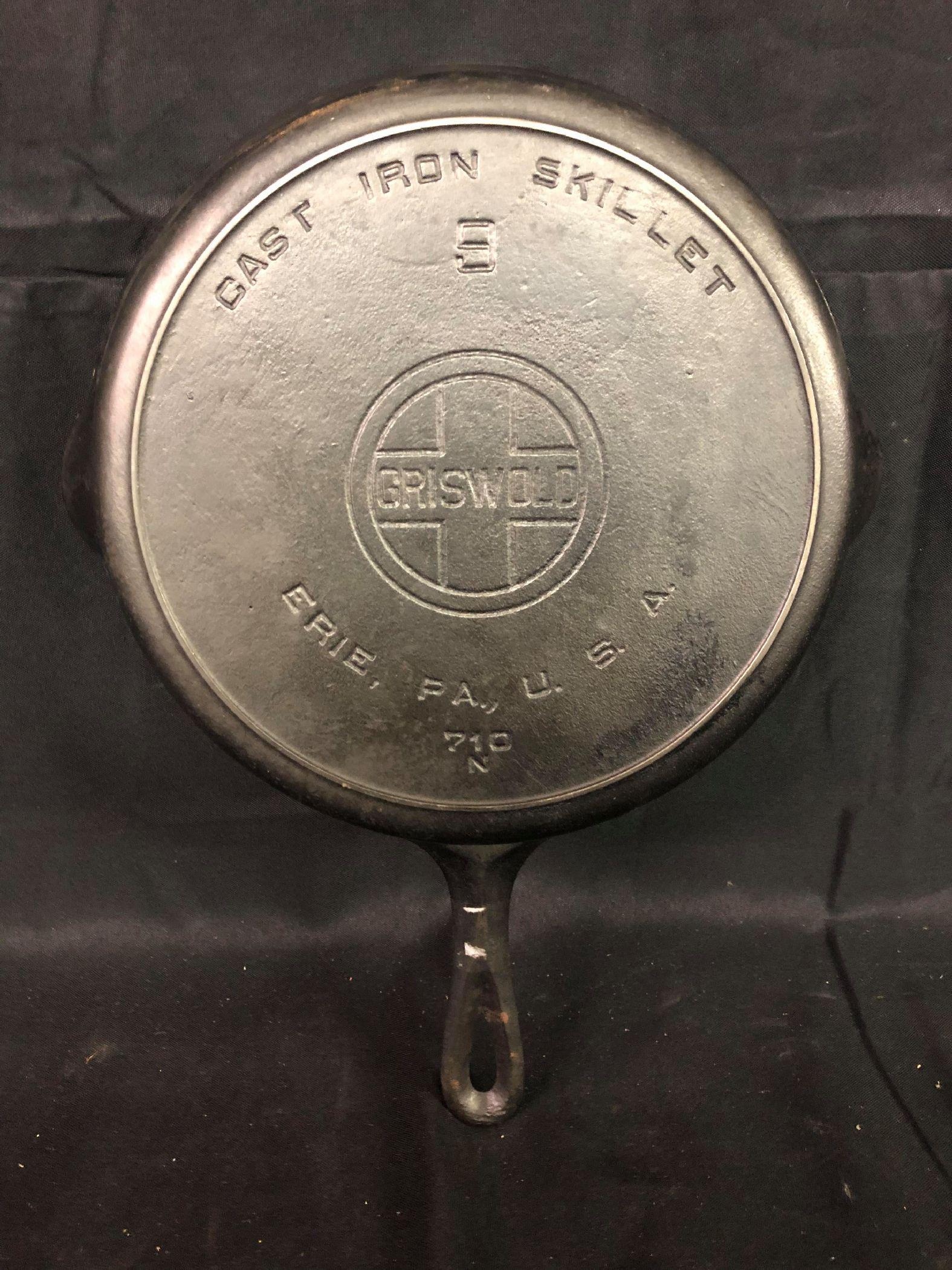 No. 8 Griswold Cast Iron Skillet 710N: No. 8 Griswold Cast Iron Skillet 710N