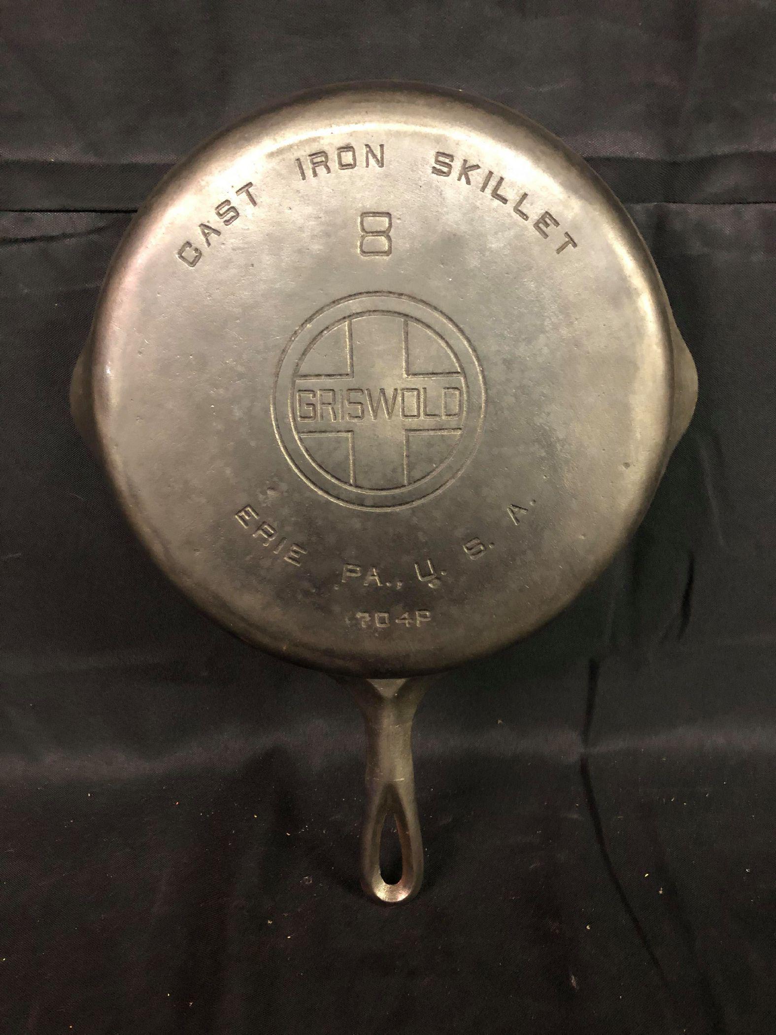 No. 8 Griswold Cast Iron Skillet 704P: No. 8 Griswold Cast Iron Skillet 704P