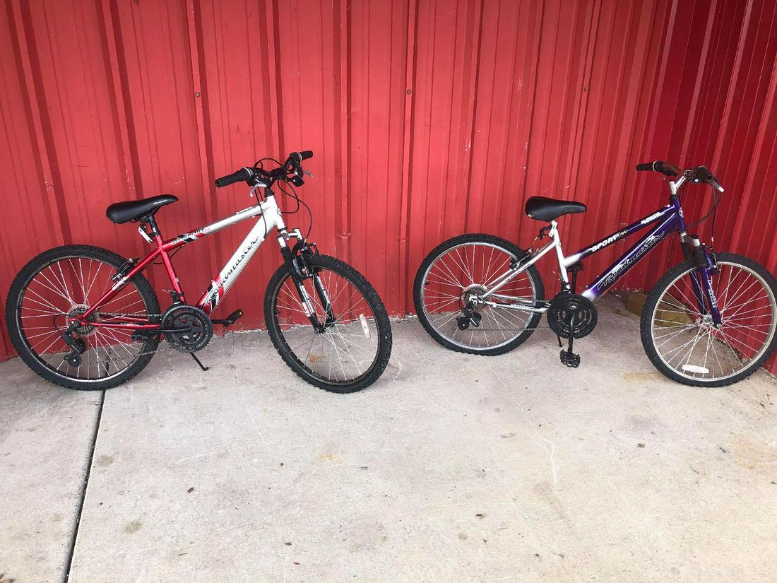 Pair Of Shimano Roadmaster Bicycles: Pair Of Shimano Roadmaster Bicycles