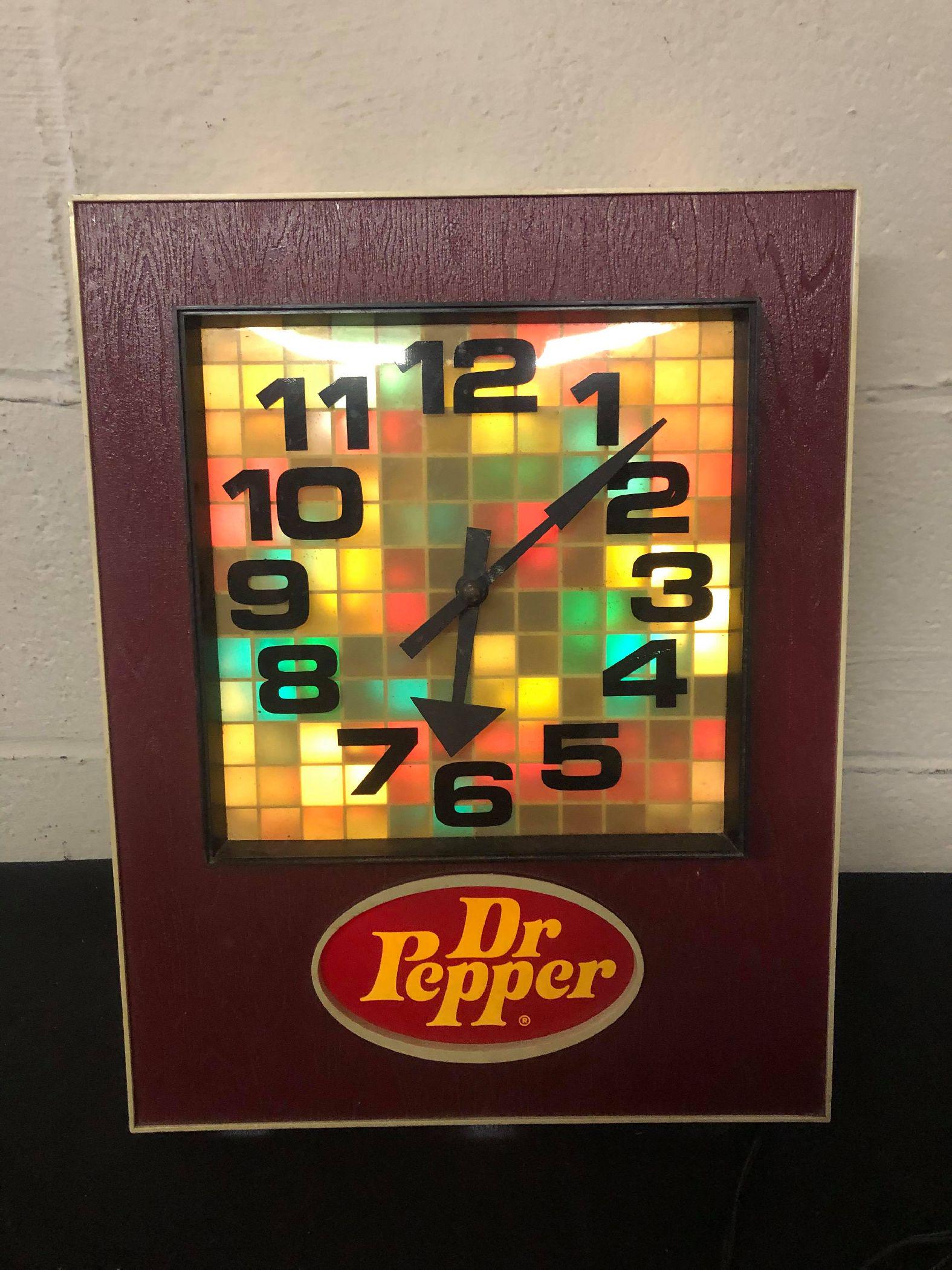 Vintage Dr. Pepper Light Up Sign (App. 20x15): Vintage Dr. Pepper Light Up Sign (App. 20x15)