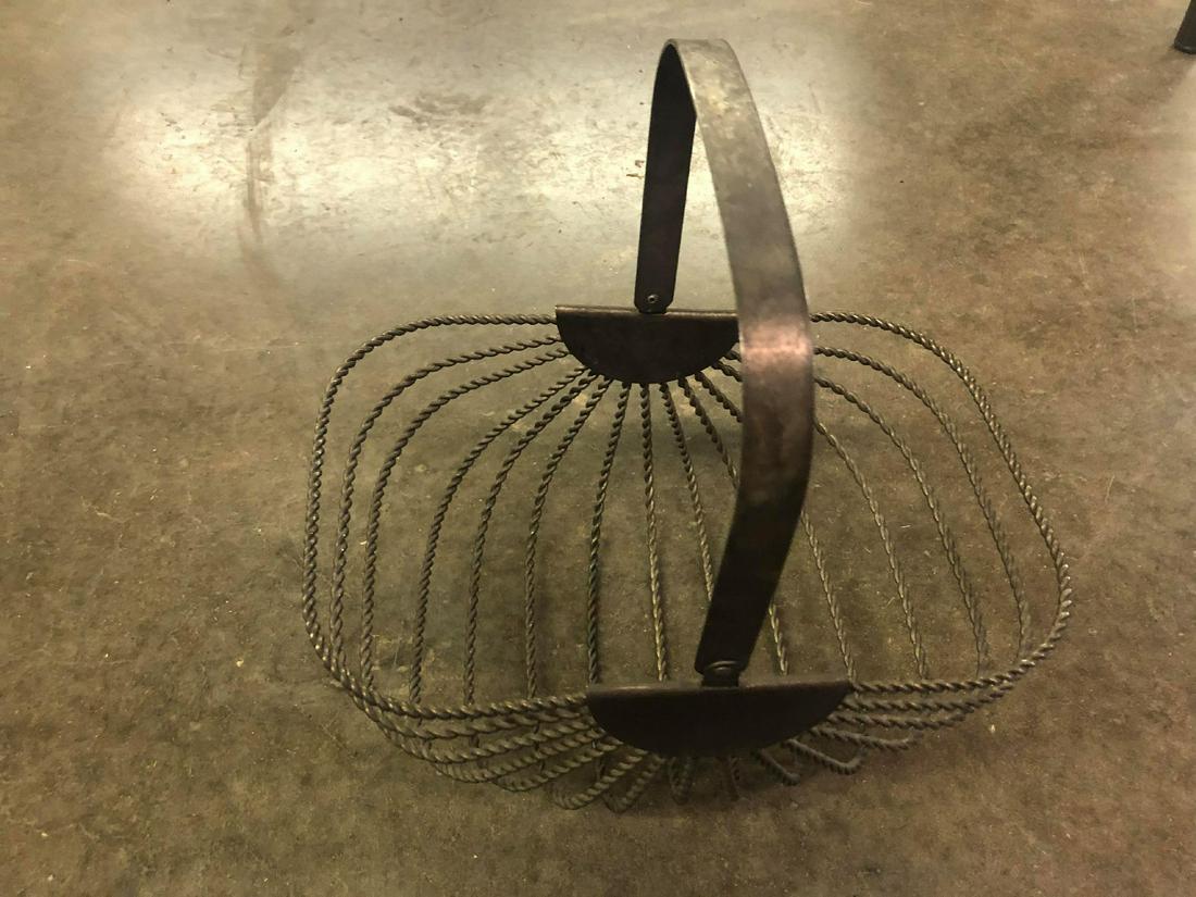 Wire Basket: Wire Basket