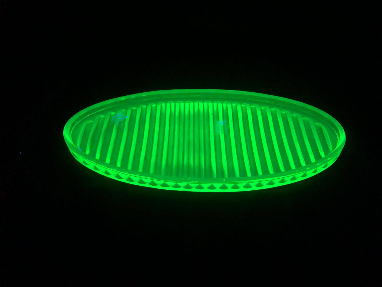 VASELINE GLASS CAKE PLATE STYLE (1 of 1)