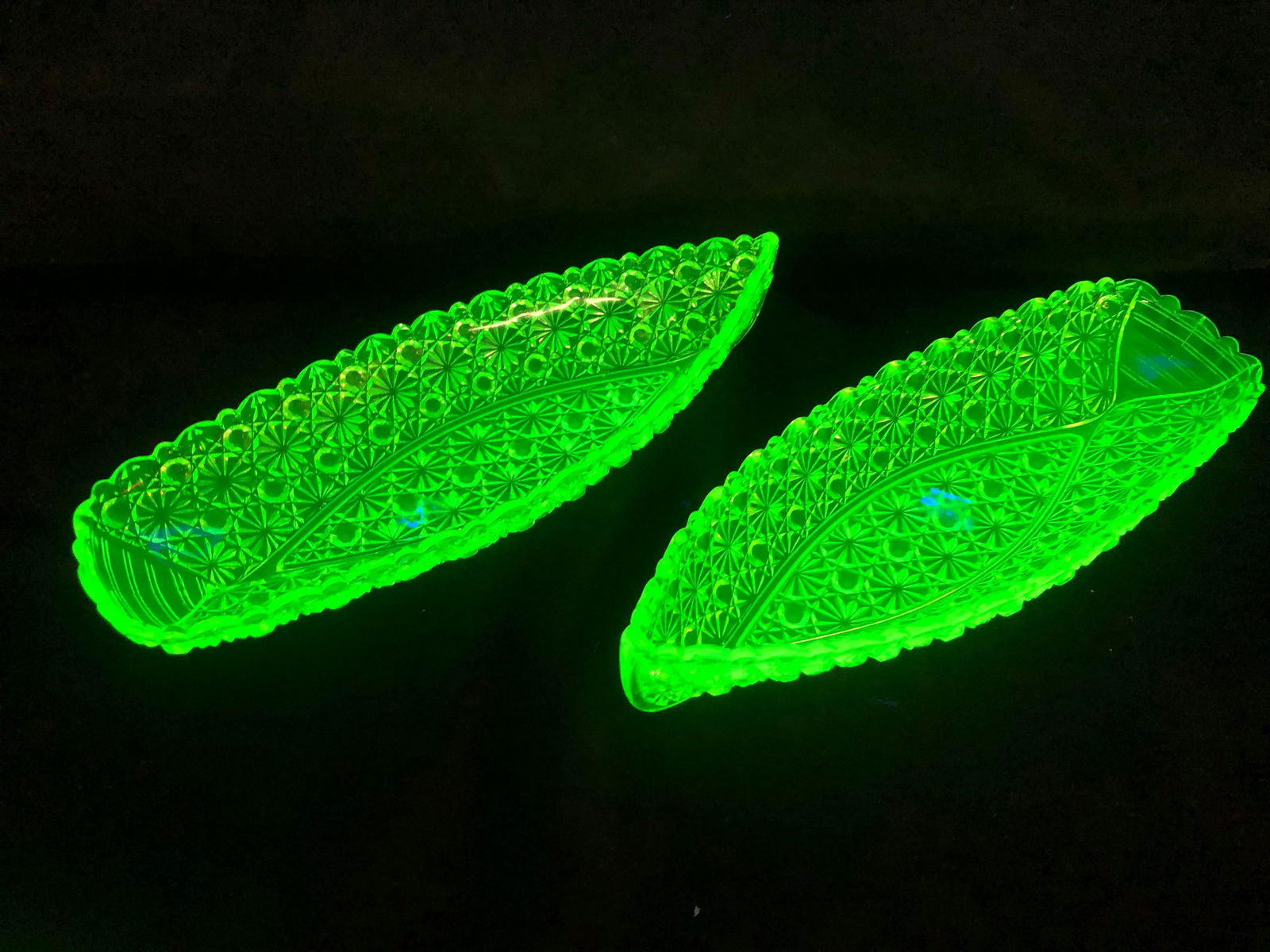 VASELINE GLASS BANANA SPLIT BOWLS (1 of 1)