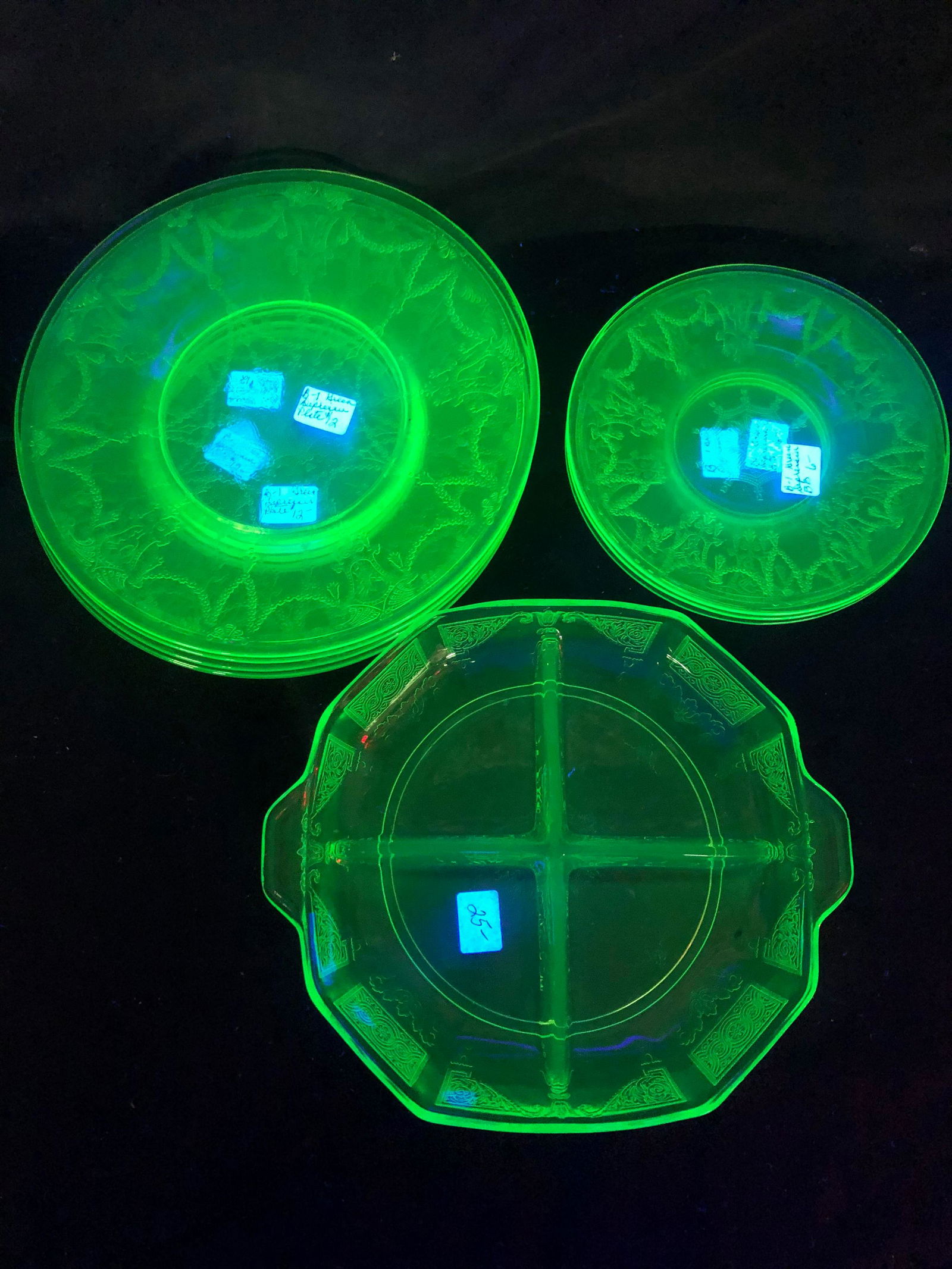 VASELINE GLASS PLATES (1 of 1)