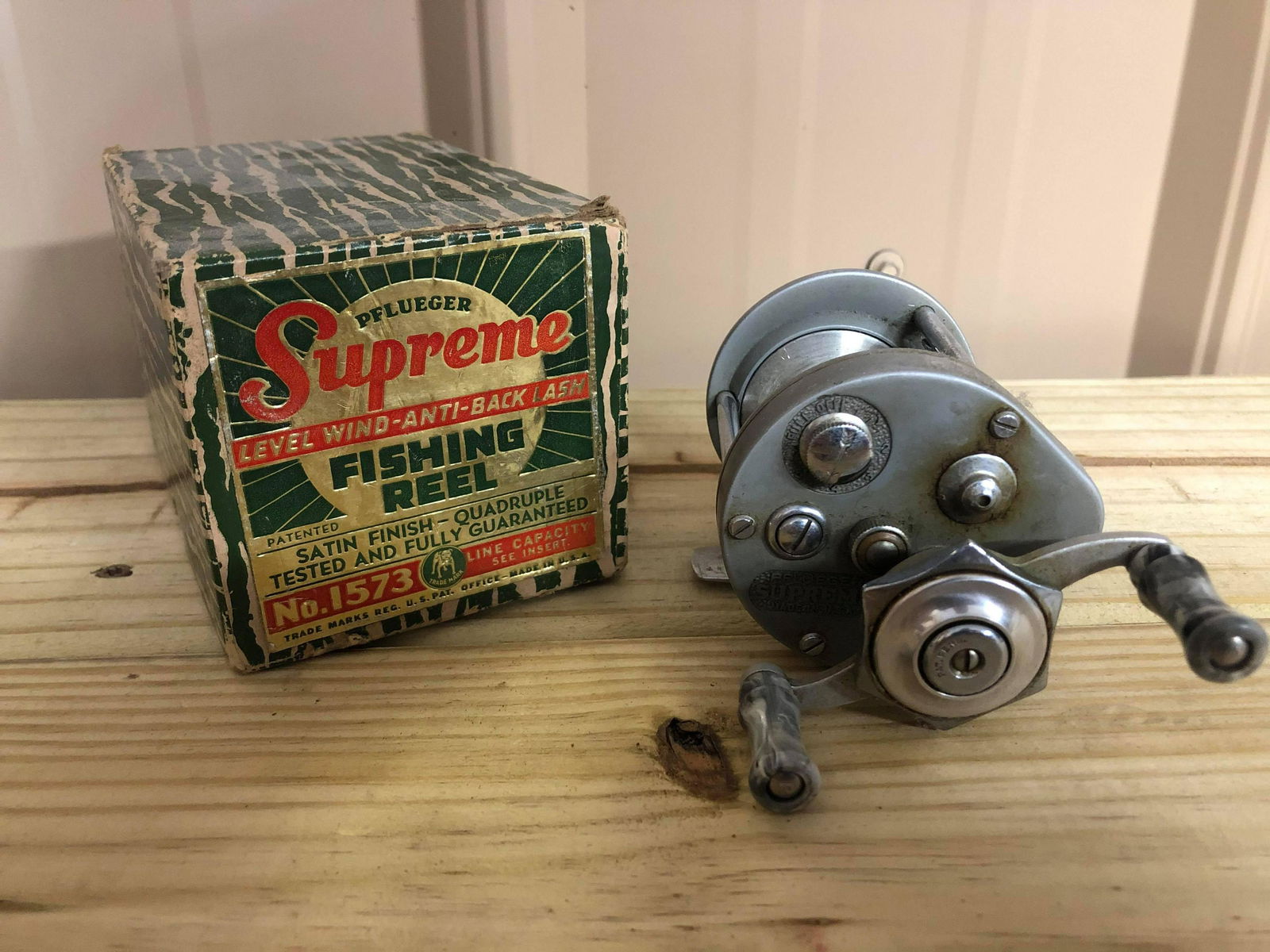 Pflueger Supreme Made In U.S.A. Baitcasting Reel With: Pflueger Supreme Made In U.S.A. Baitcasting Reel With Original Packaging & Extra Handle
