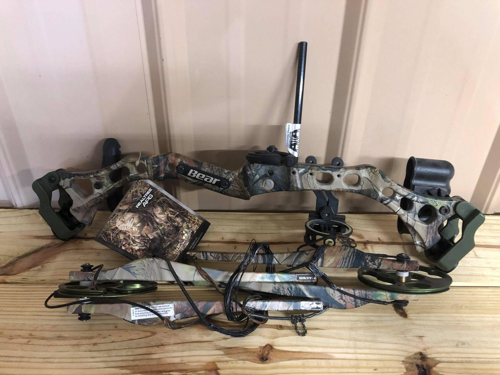 Dissasembled Bear Youth Compound Bow Apprentice 2: Dissasembled Bear Youth Compound Bow Apprentice 2