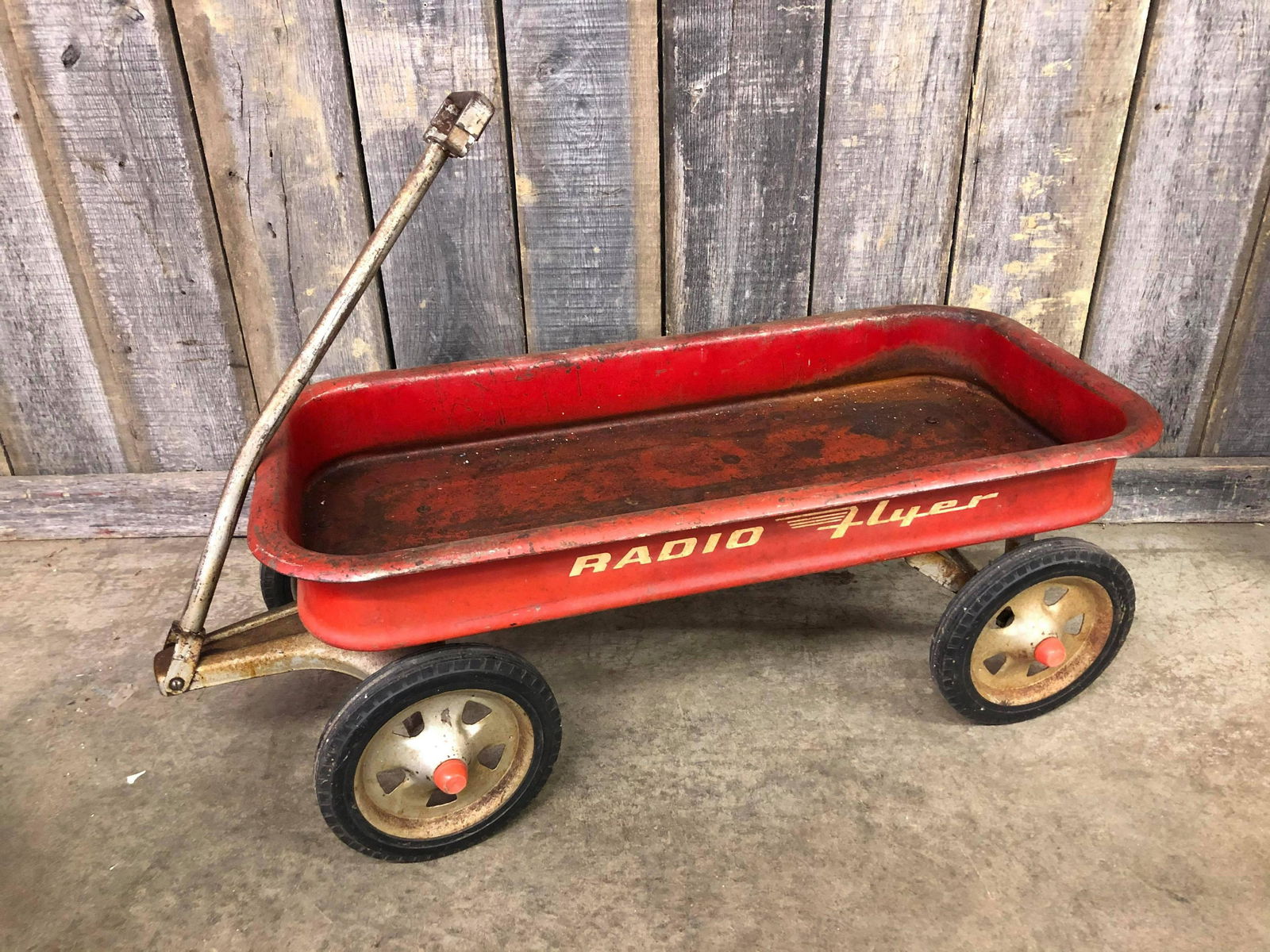 VINTAGE RADIO FLYER WAGON: VINTAGE RADIO FLYER WAGON