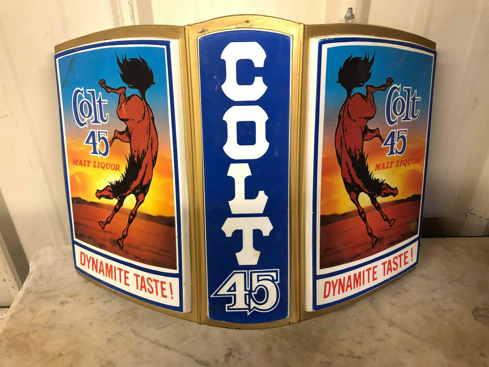 COLT 45 DYNAMITE TASTE LIGHT UP SIGN: COLT 45 DYNAMITE TASTE LIGHT UP SIGN