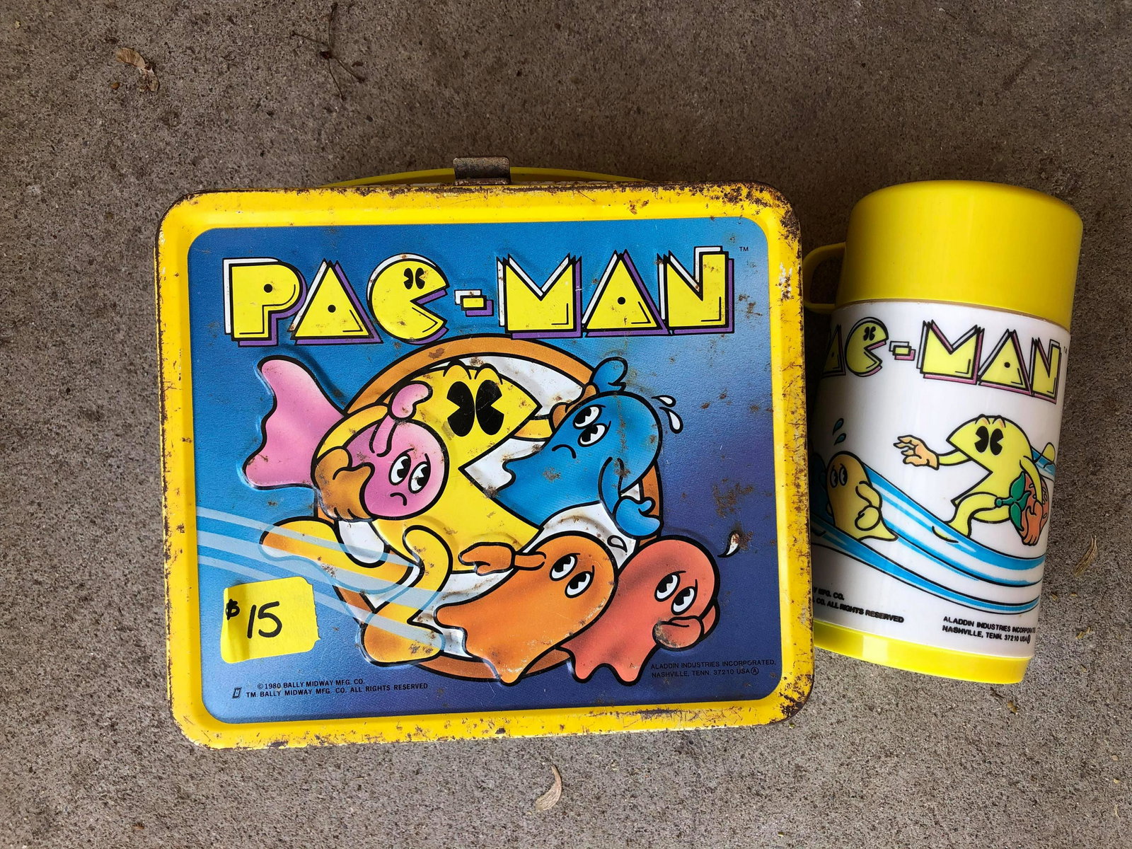 "PAC-MAN" LUNCH BOX WITH THERMOS: "PAC-MAN" LUNCH BOX WITH THERMOS