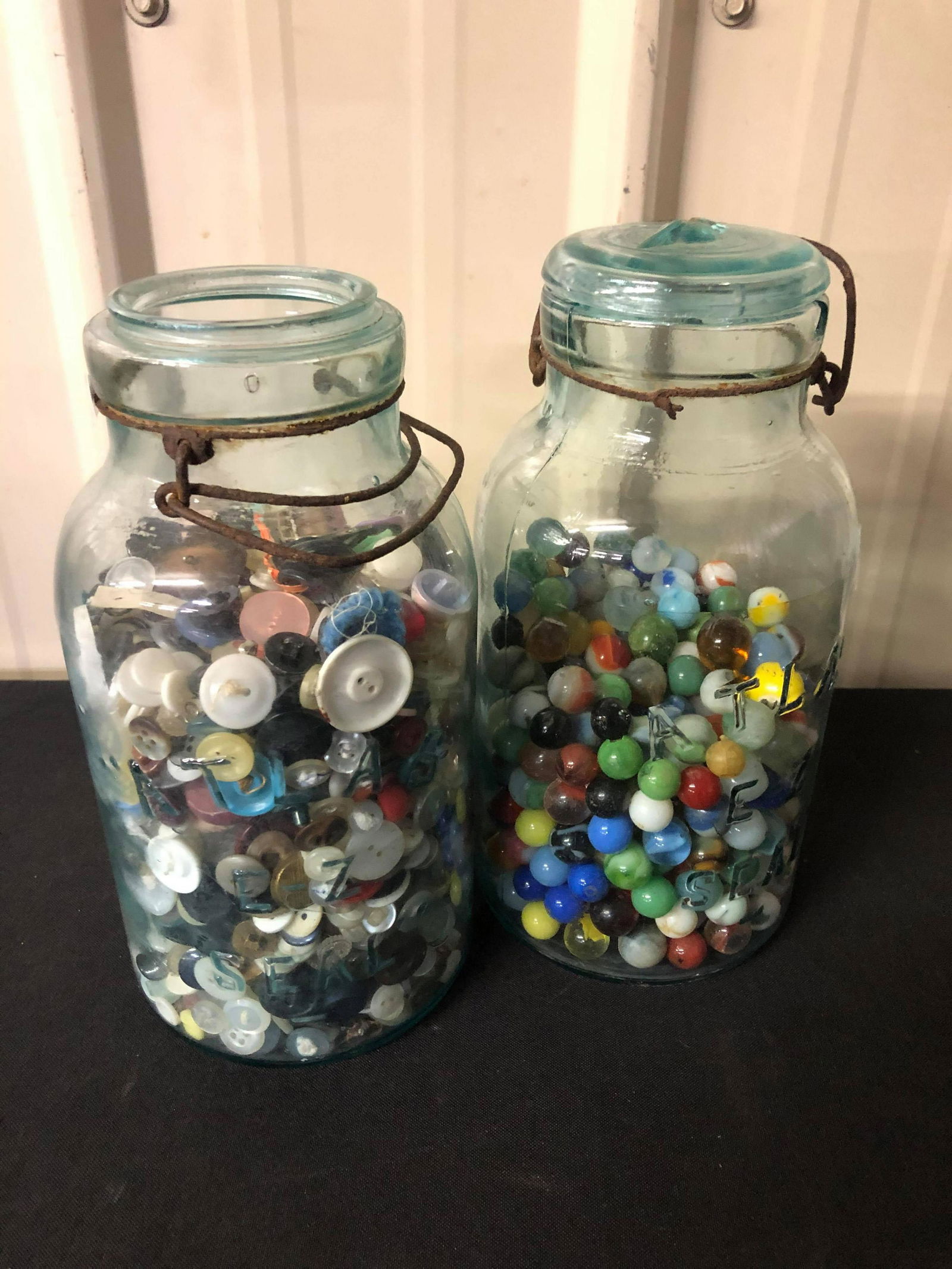 Jar Of Marbles & Jar Of Buttons: Jar Of Marbles & Jar Of Buttons