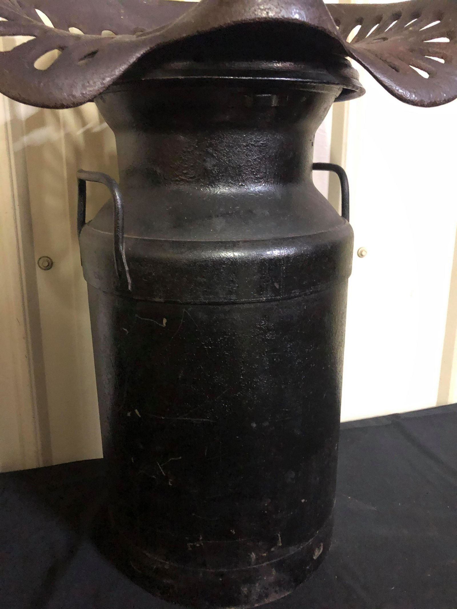 Quincy, ILL. Cast Iron Tractor Seat/Milk Can May 21, 2021 Swisher