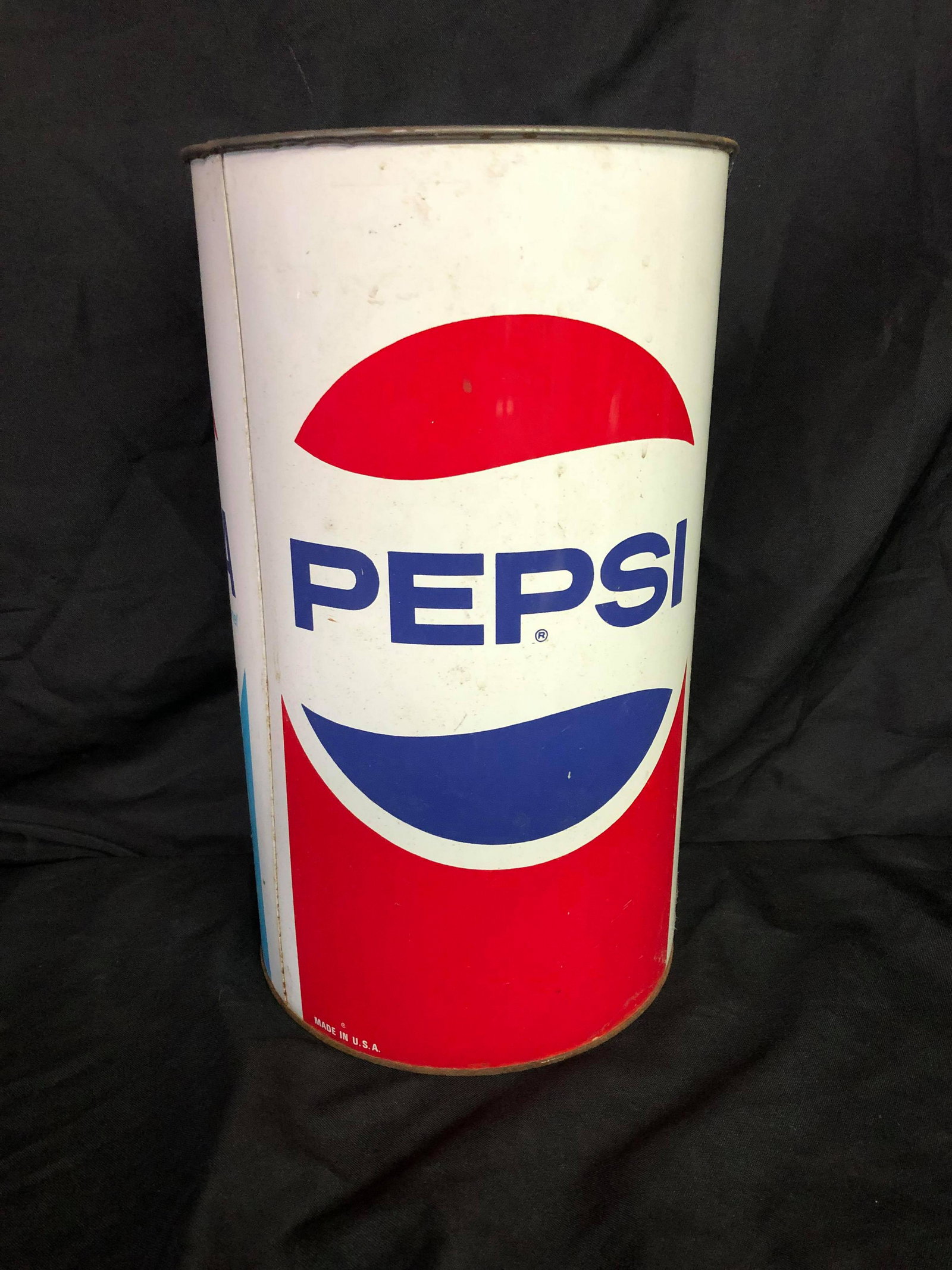 VINTAGE PEPSI-COLA METAL BIN MADE IN U.S.A.: VINTAGE PEPSI-COLA METAL BIN MADE IN U.S.A.