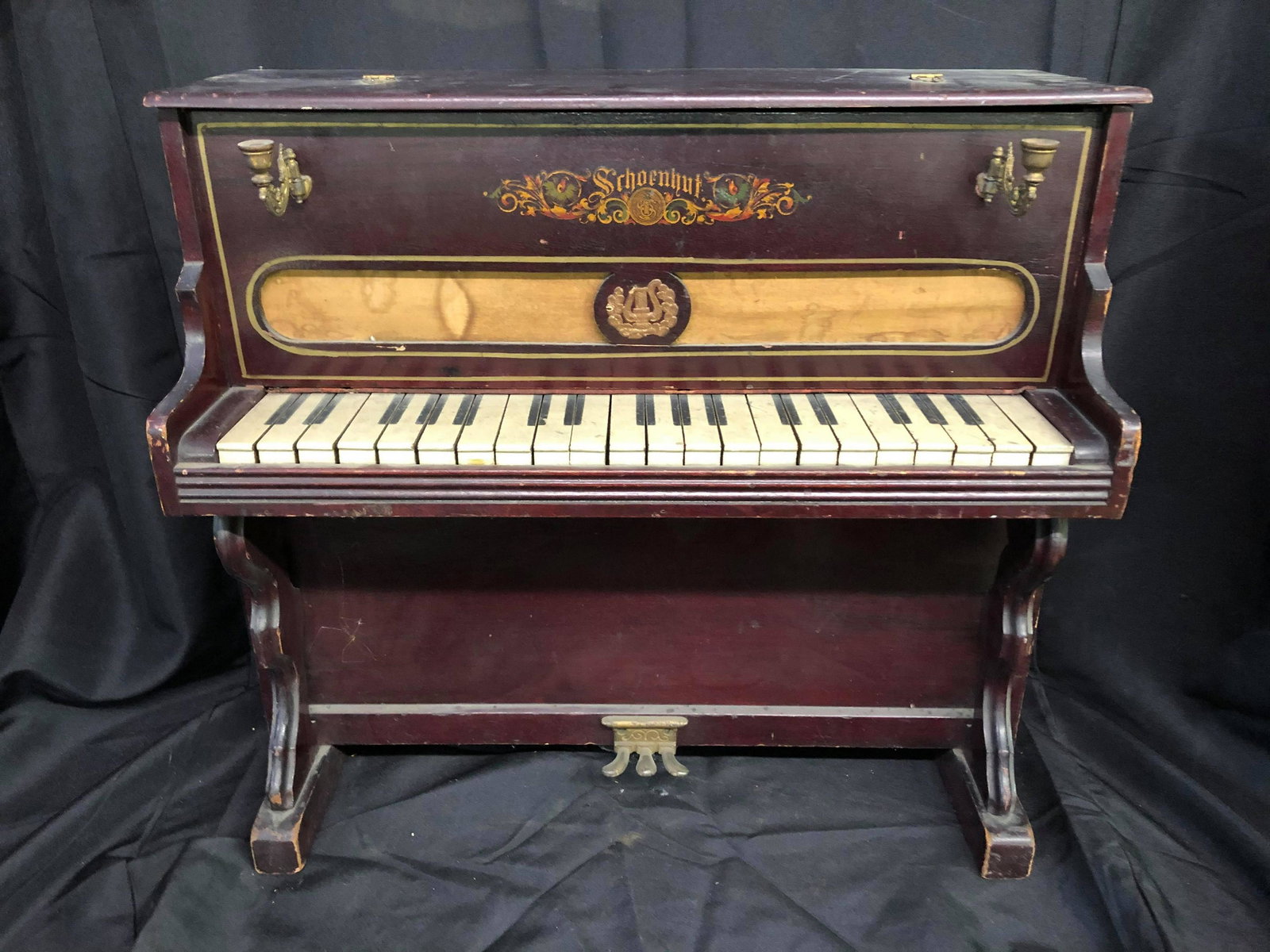 SCHOENHUT CHILDREN'S PIANO: SCHOENHUT CHILDREN'S PIANO