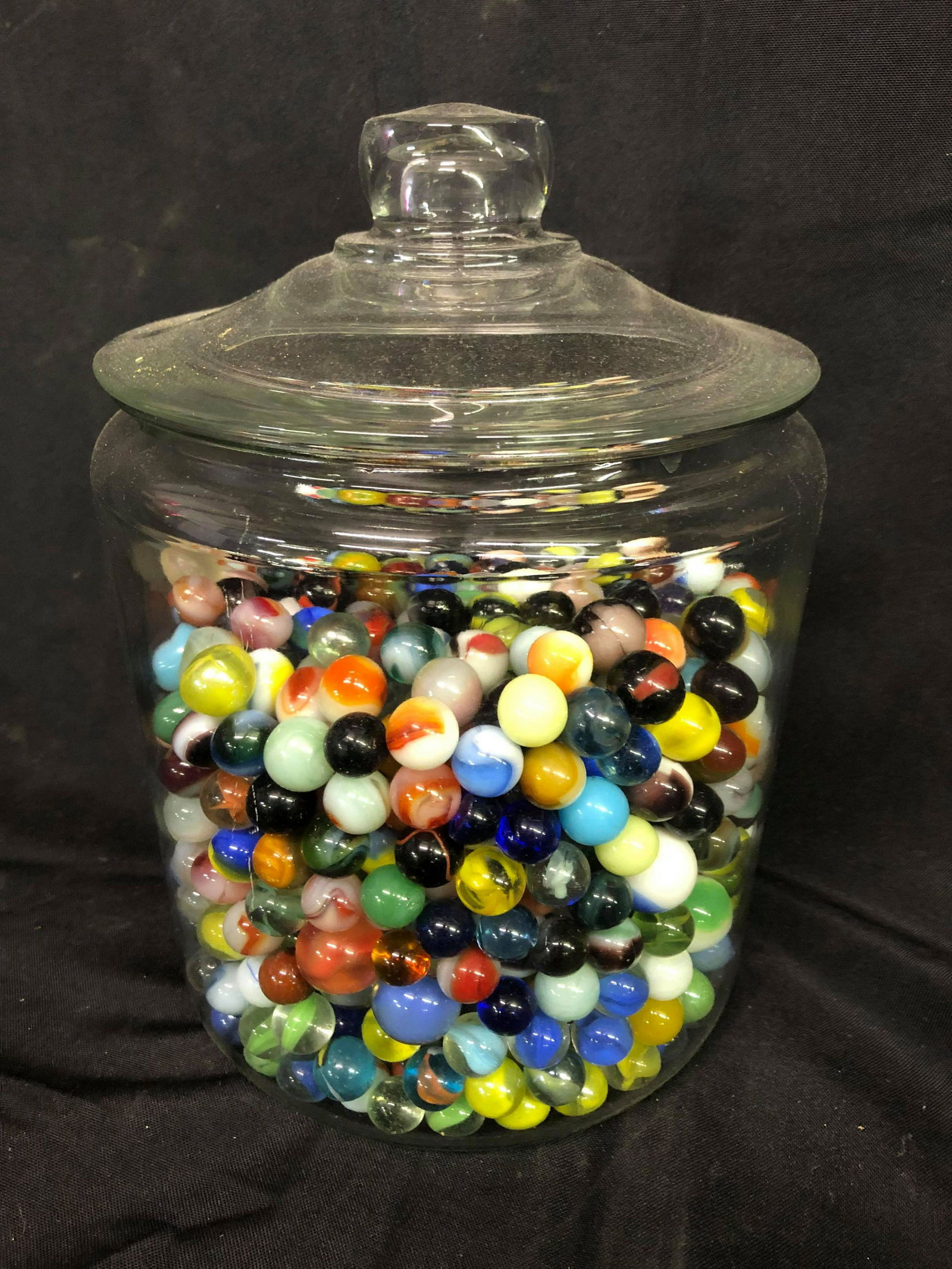 GLASS JAR OF MARBLES: GLASS JAR OF MARBLES