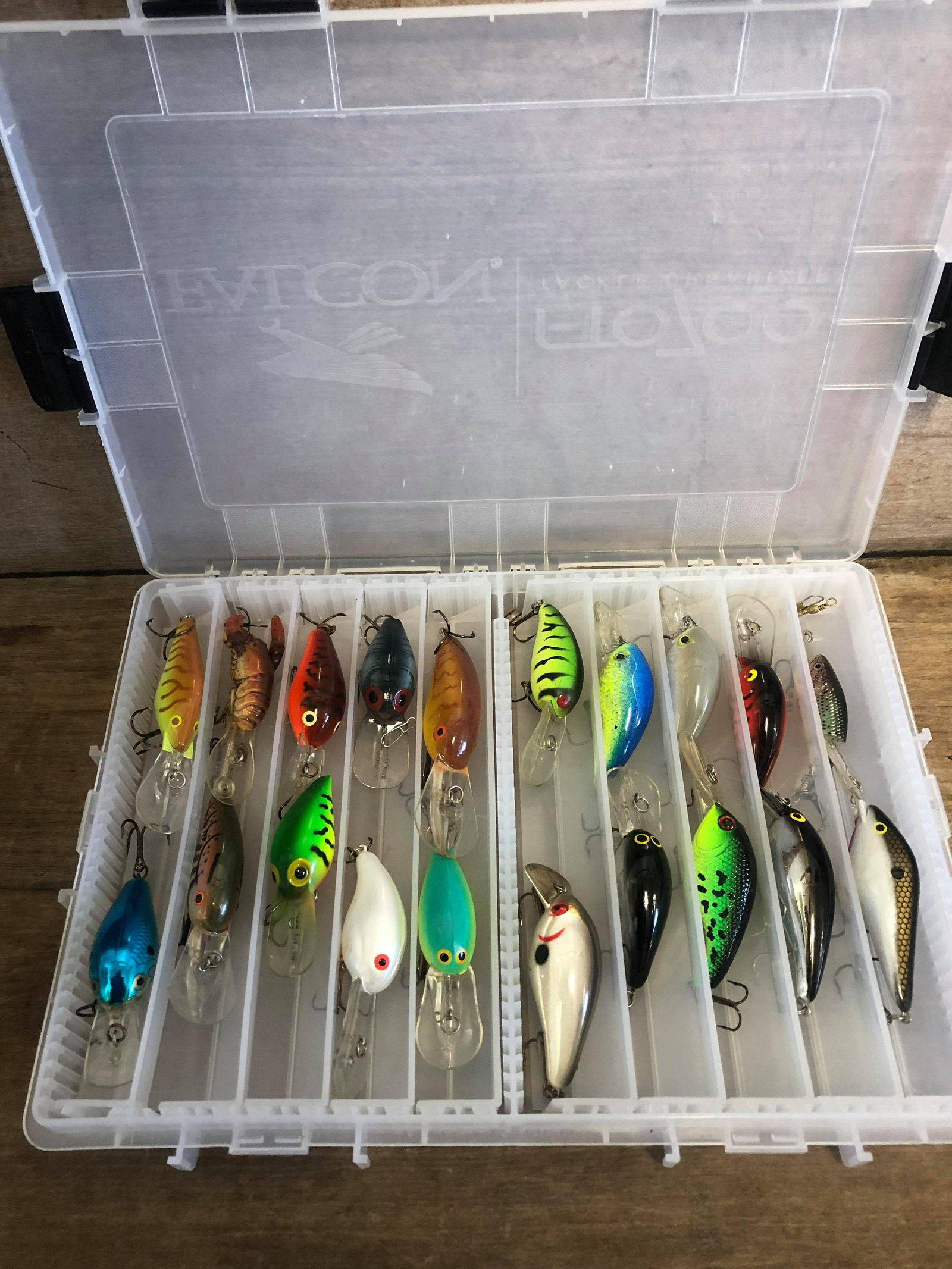 COLLECTION OF FISHING LURES: COLLECTION OF FISHING LURES