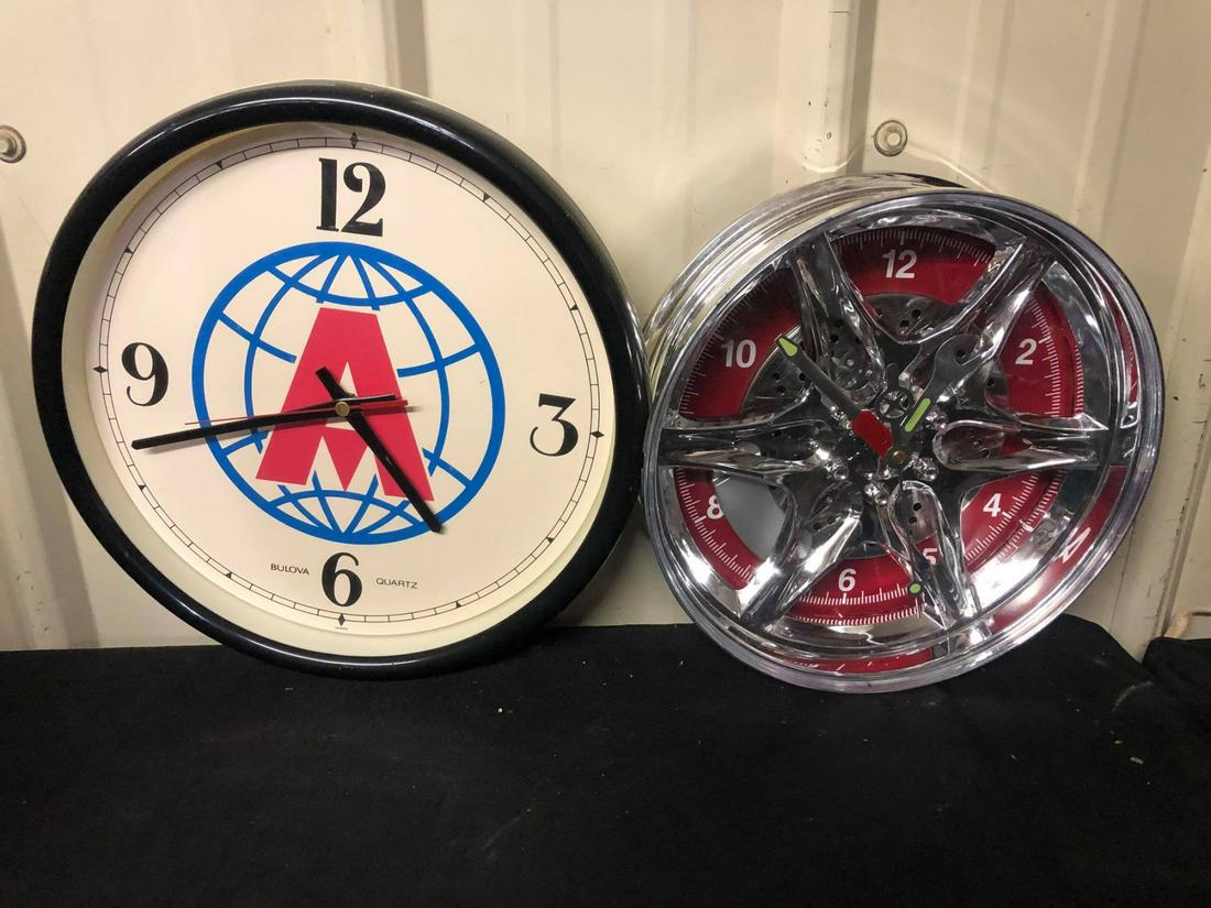 2 Auto Décor Wall Clocks: 2 Auto Décor Wall Clocks