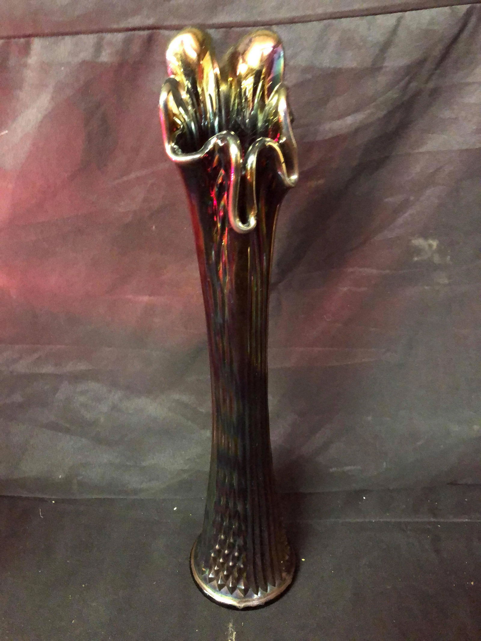 FENTON CARNIVAL GLASS VASE LARGE (24") (1 of 3)