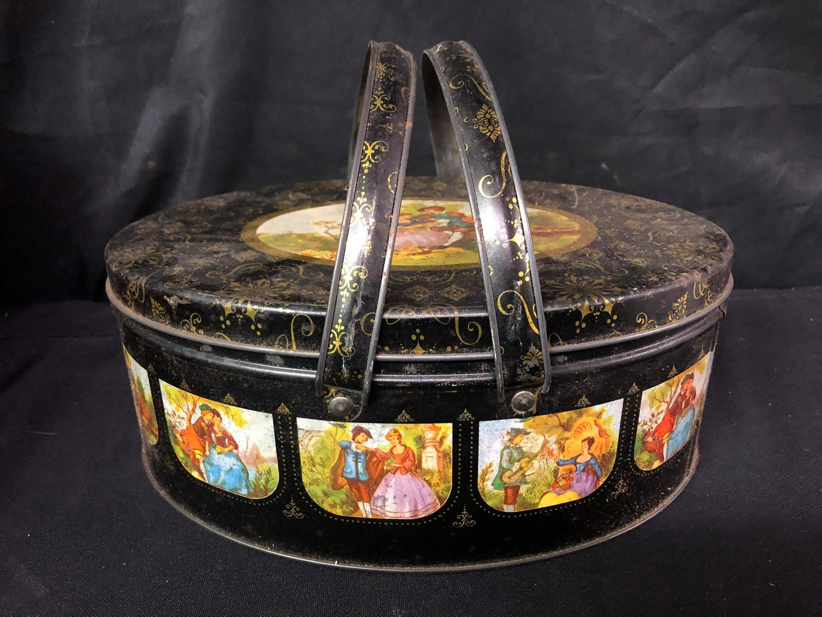 VINTAGE CRACKER TIN WITH COURTING SCENES: VINTAGE CRACKER TIN WITH COURTING SCENES