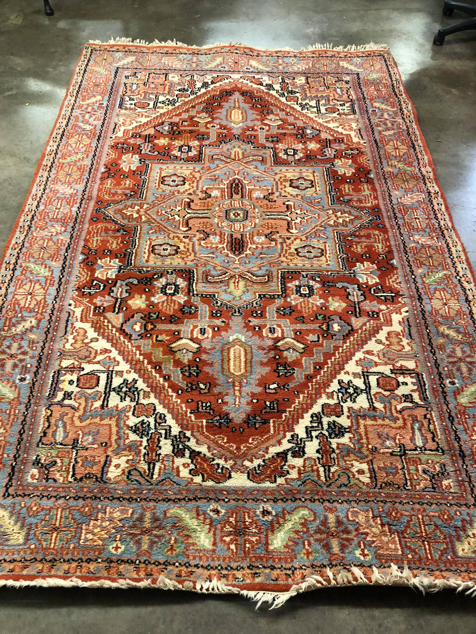 9X5 AREA RUG: 9X5 AREA RUG