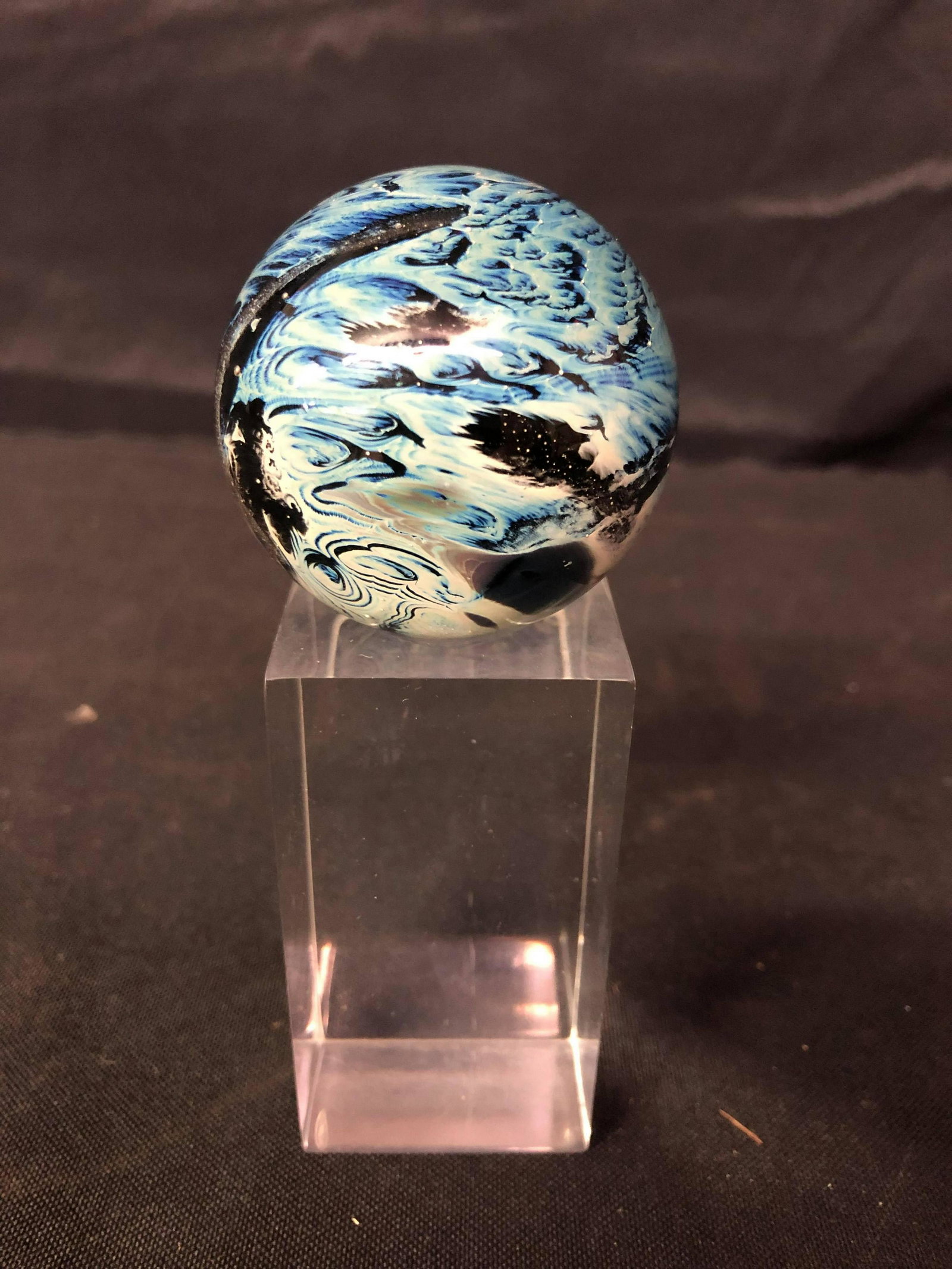 Marble on Glass Stand: Marble on Glass Stand